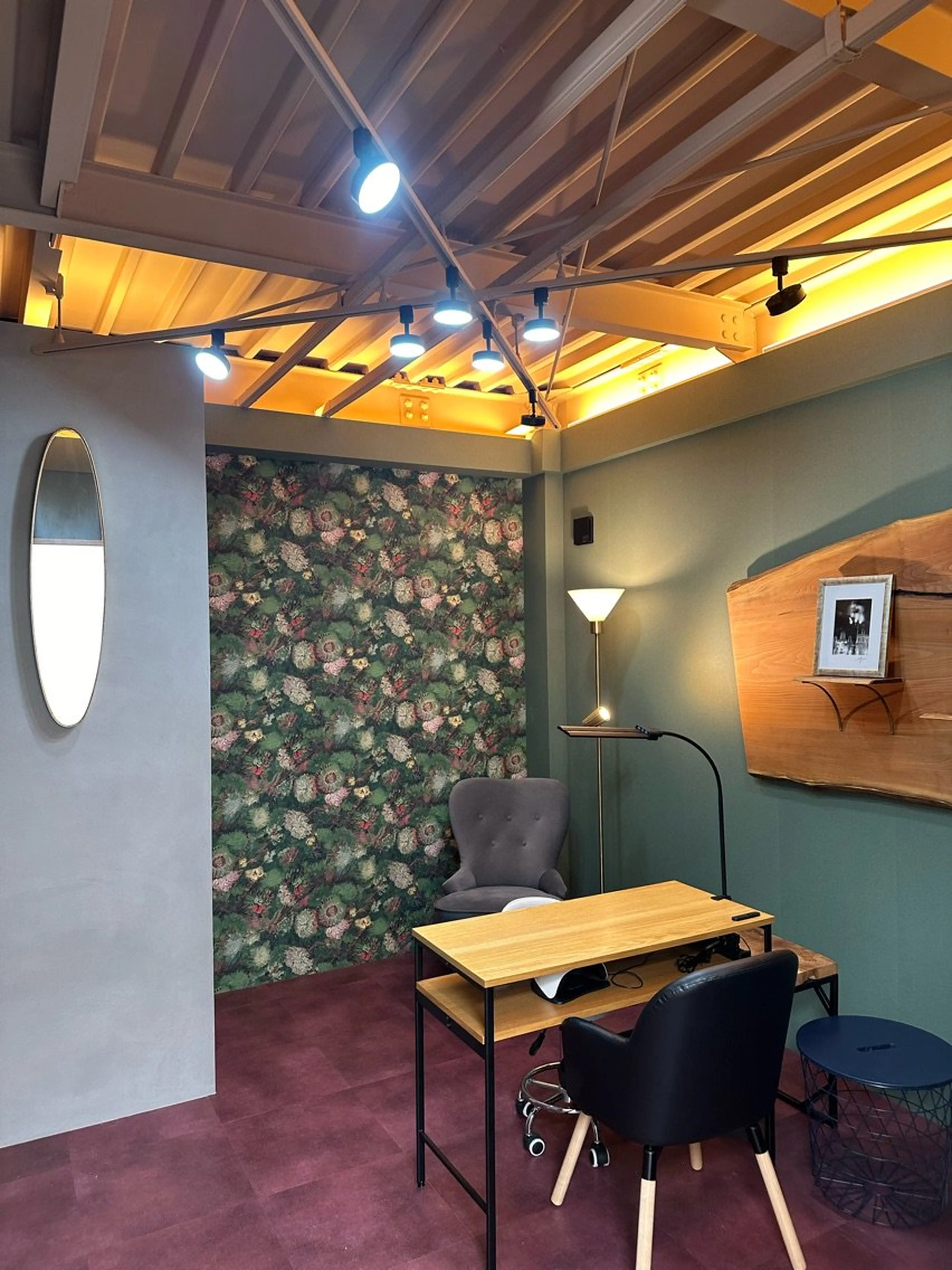 plays inc. nailの内観・外観3