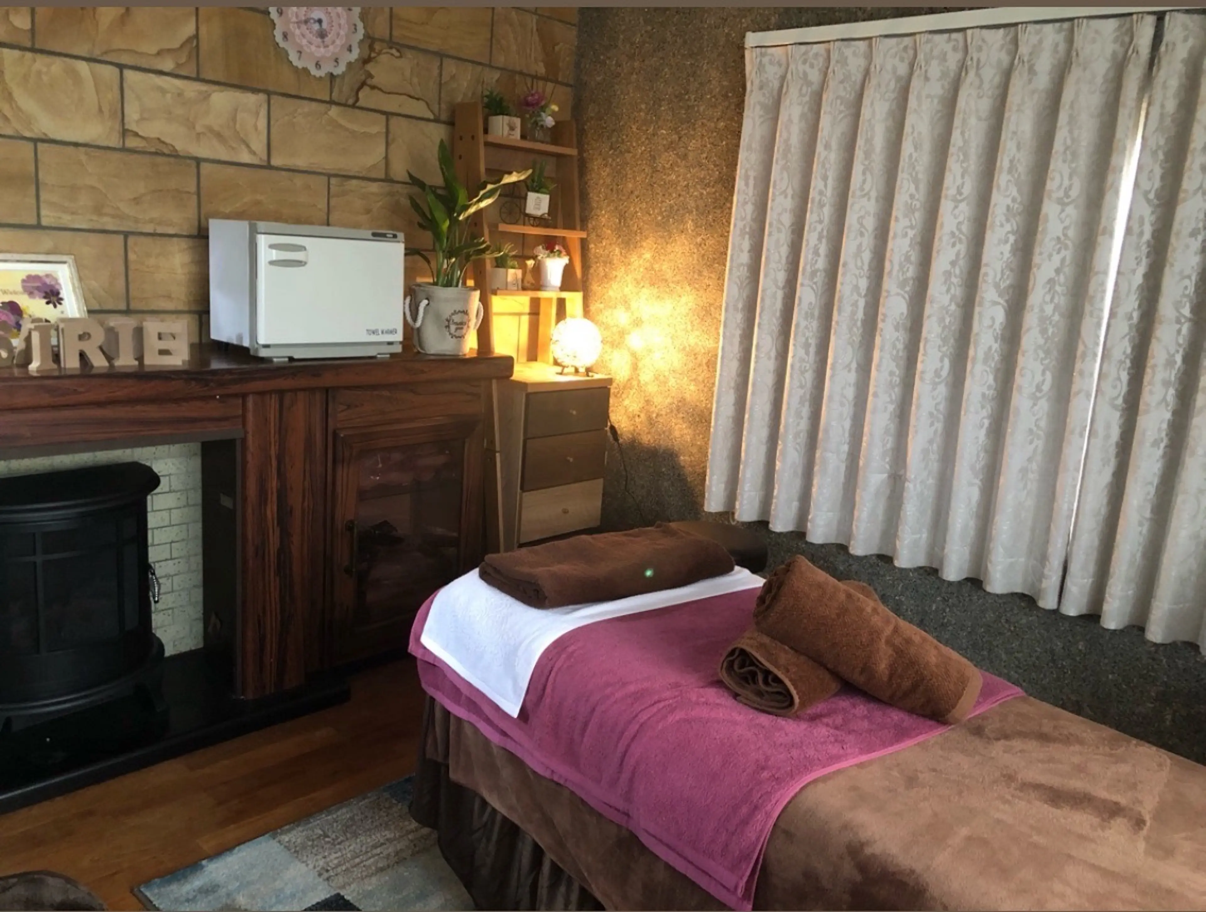 アイリーサロンの内観・外観2