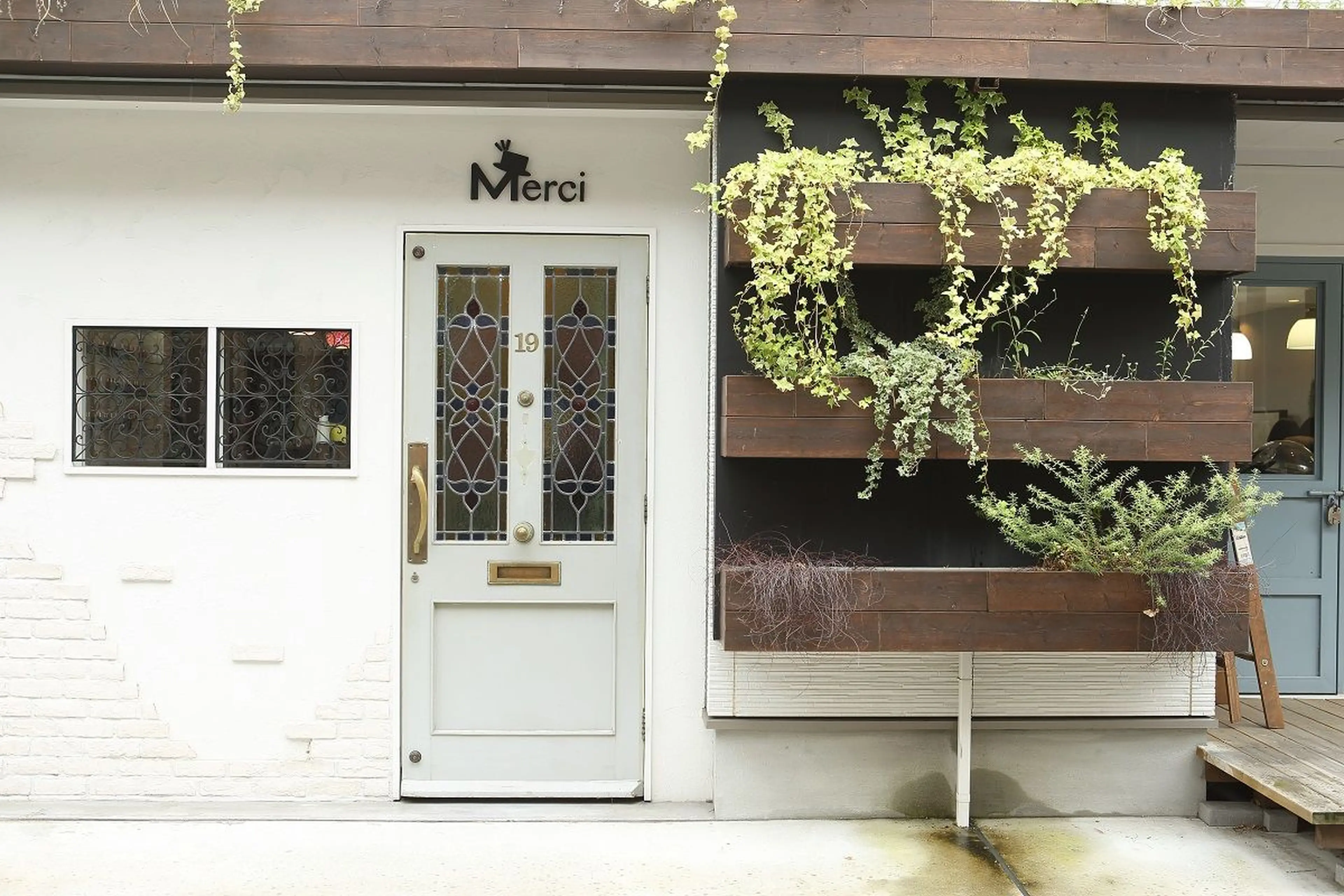 髪質改善ヘアエステサロンMerciの内観・外観1