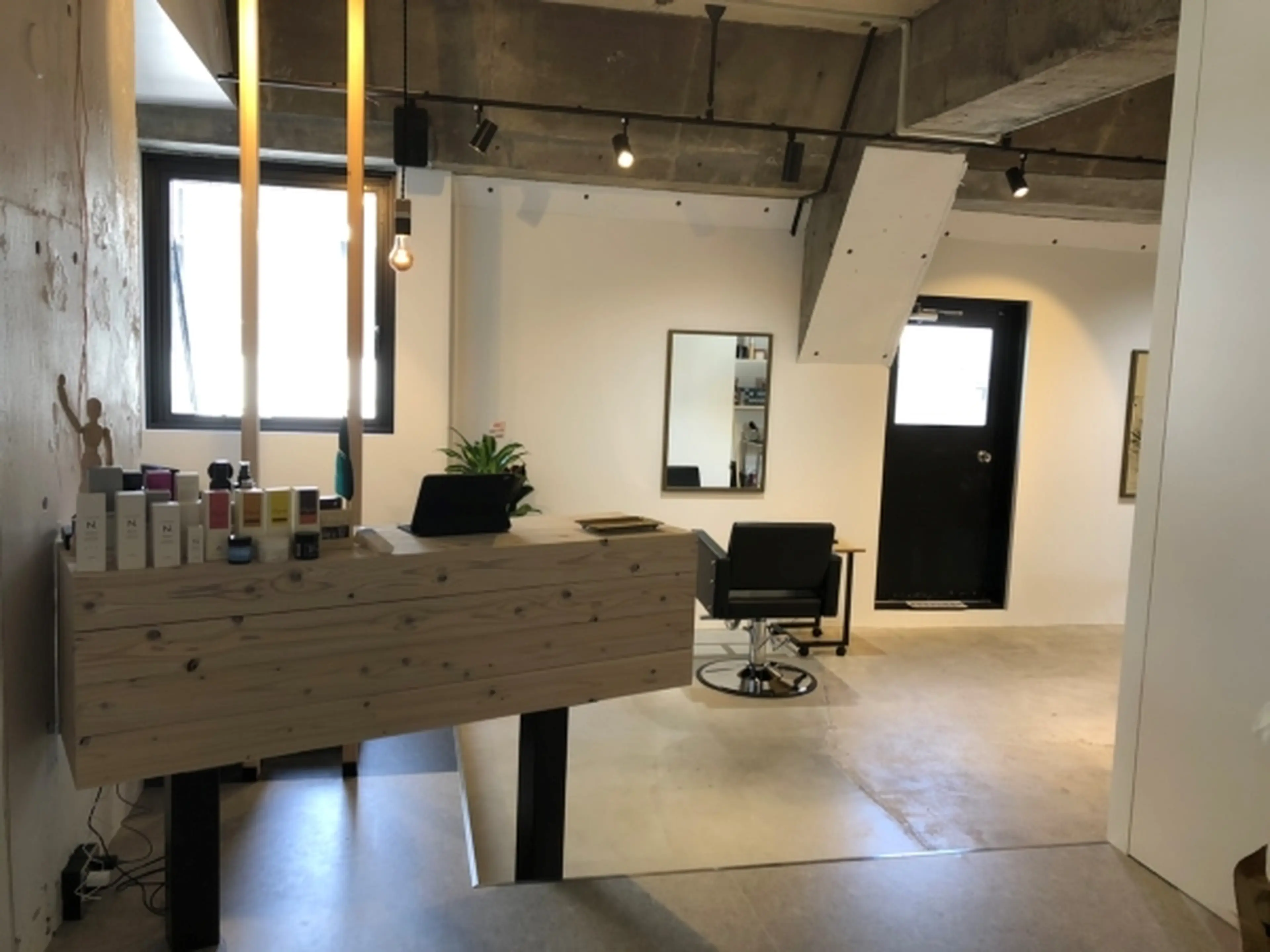 WEC Hair Tenjinの内観・外観2