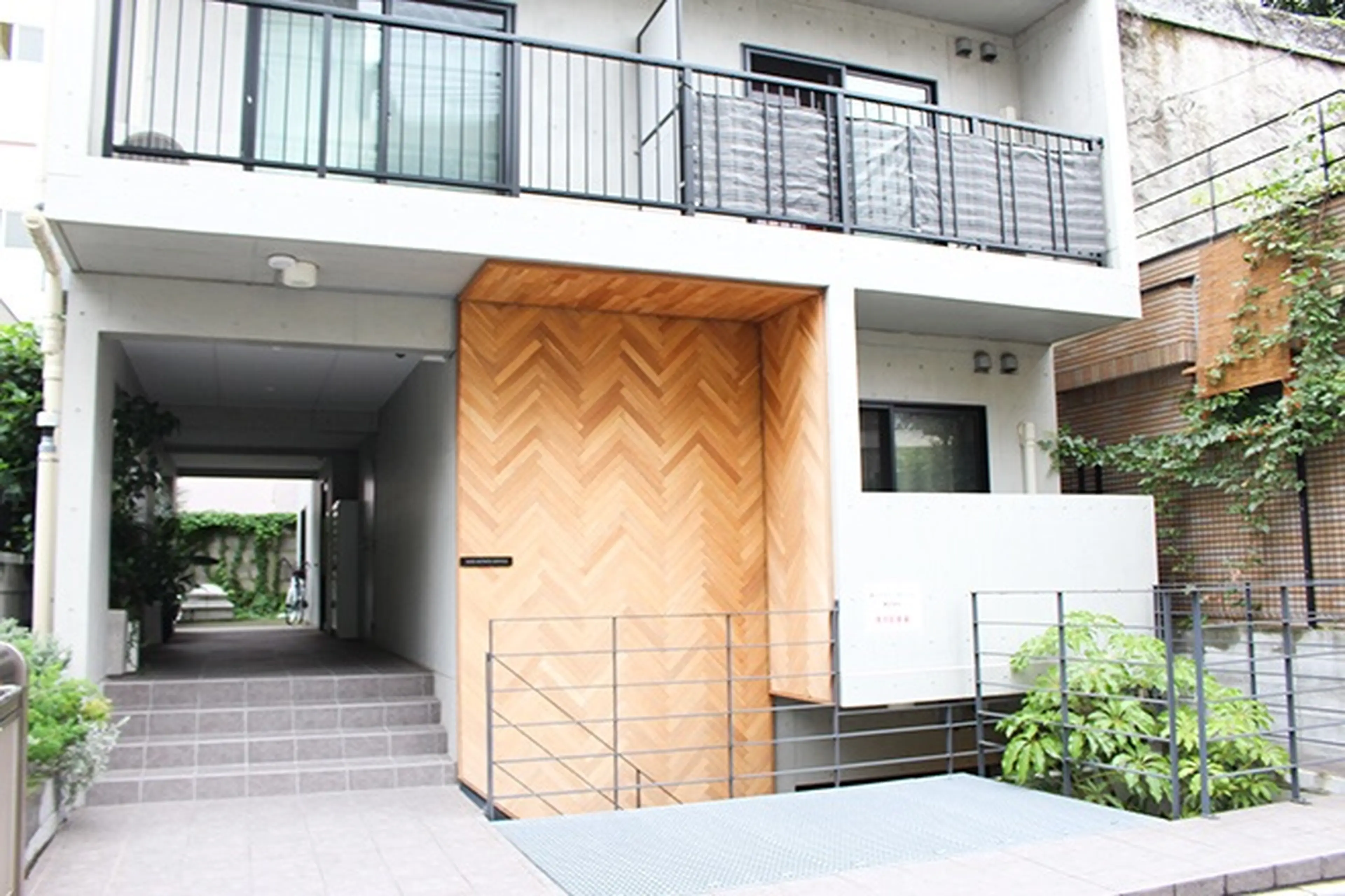 LILEM 高田馬場本店の内観・外観1