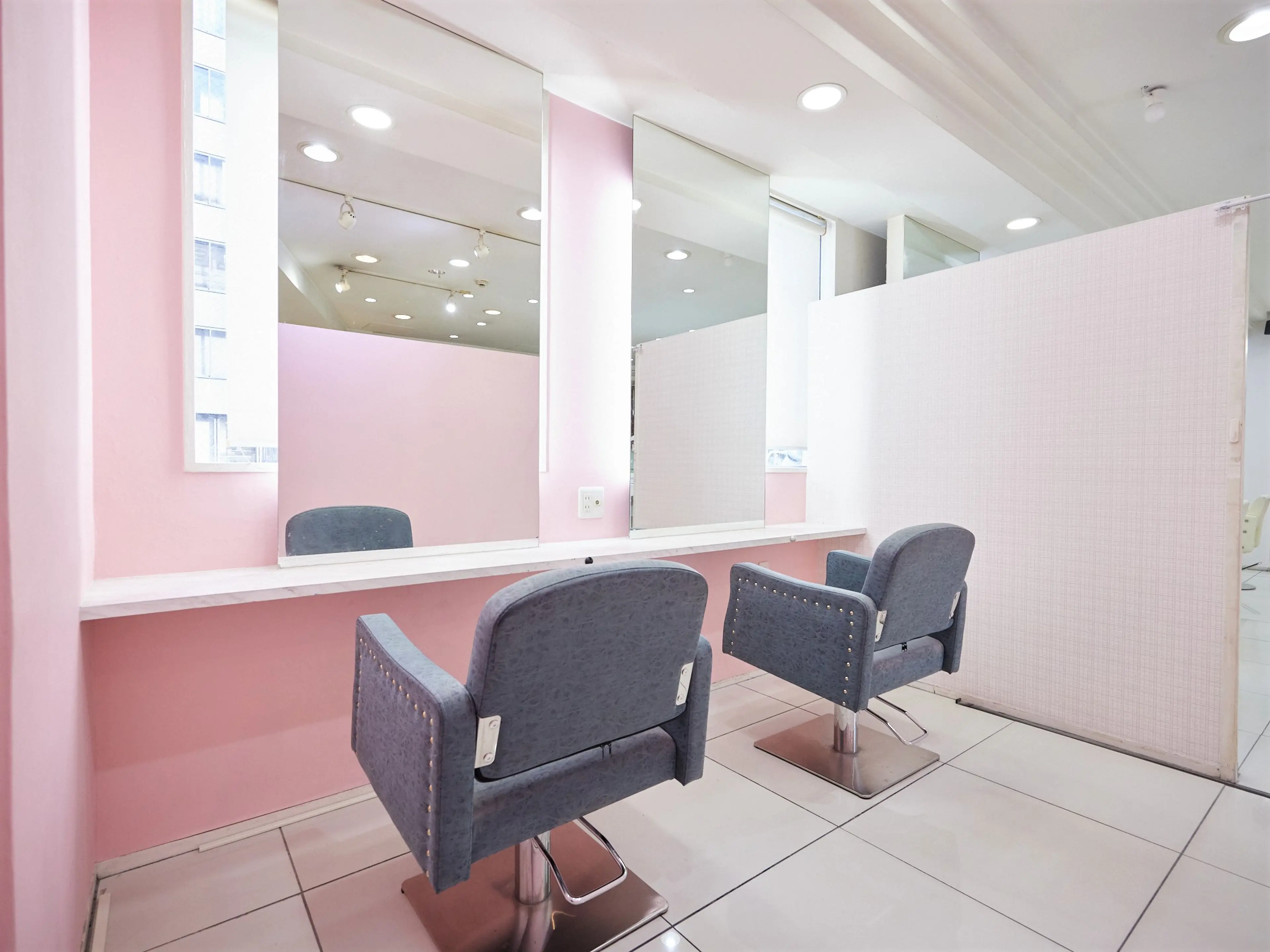 SEASONヘアカラーエクステ専門店大阪オージュア取扱店の内観・外観3