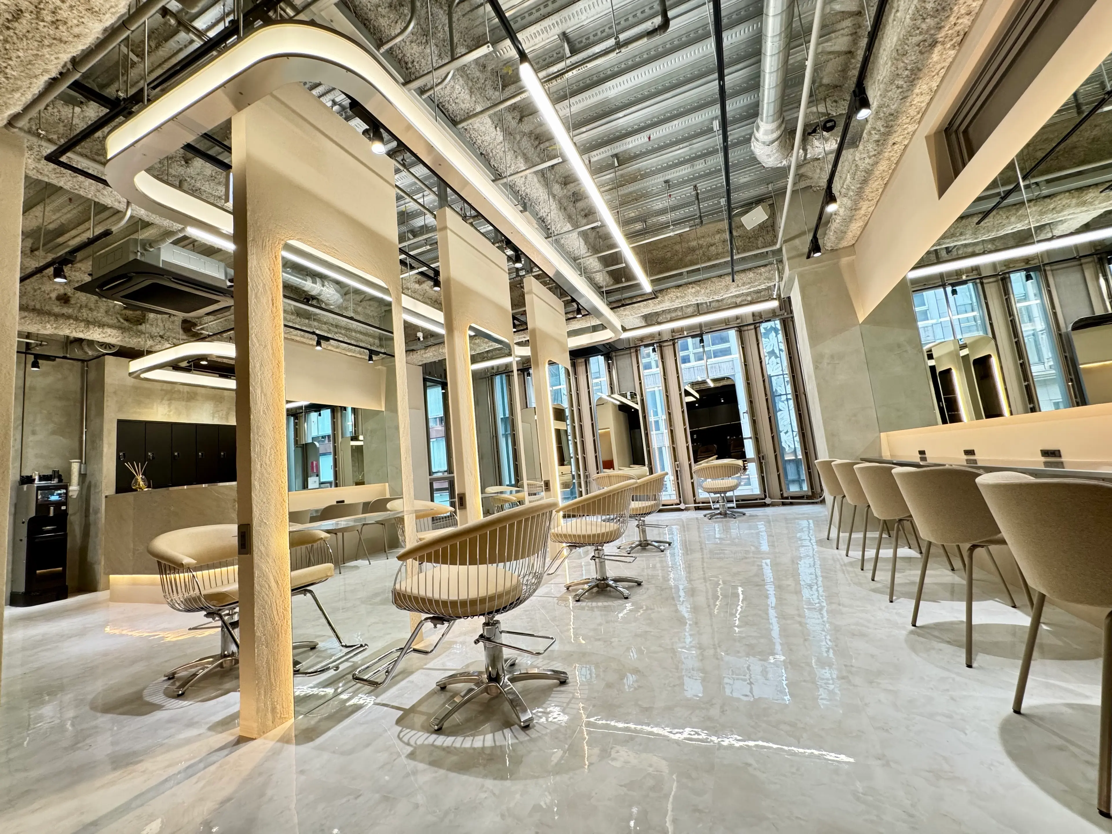 D.I.E.V.A銀座 艶髪/美髪質改善&トリートメントの内観・外観2