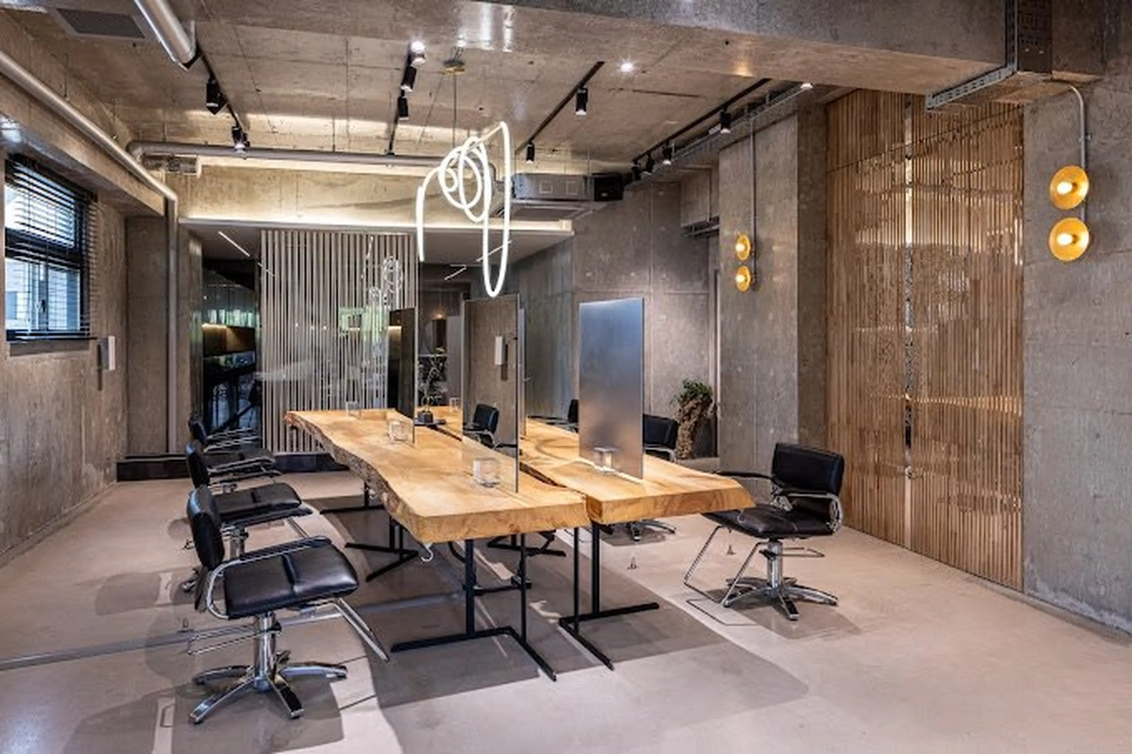 i+toeの内観・外観1