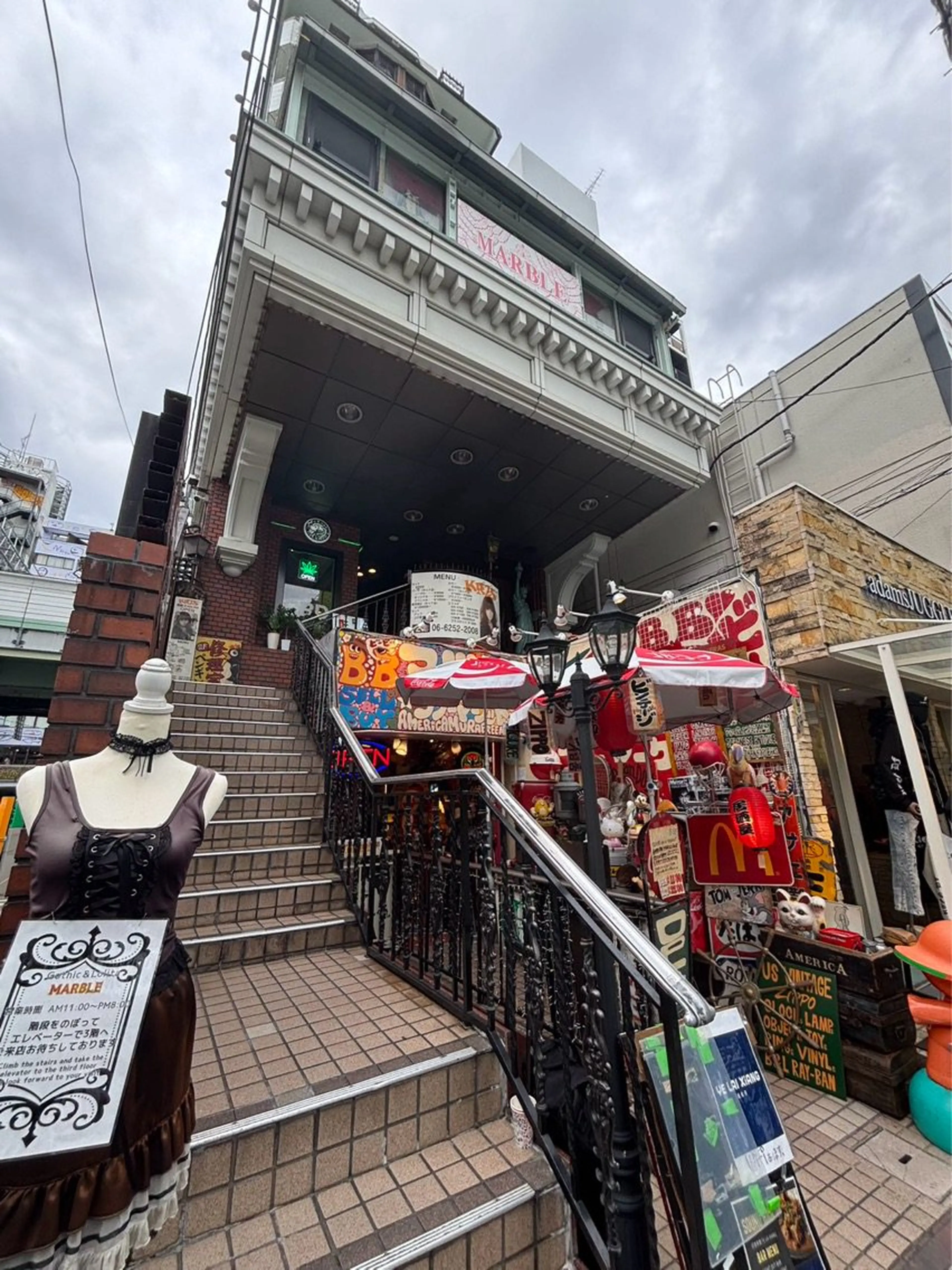 RIMI NAILの内観・外観2