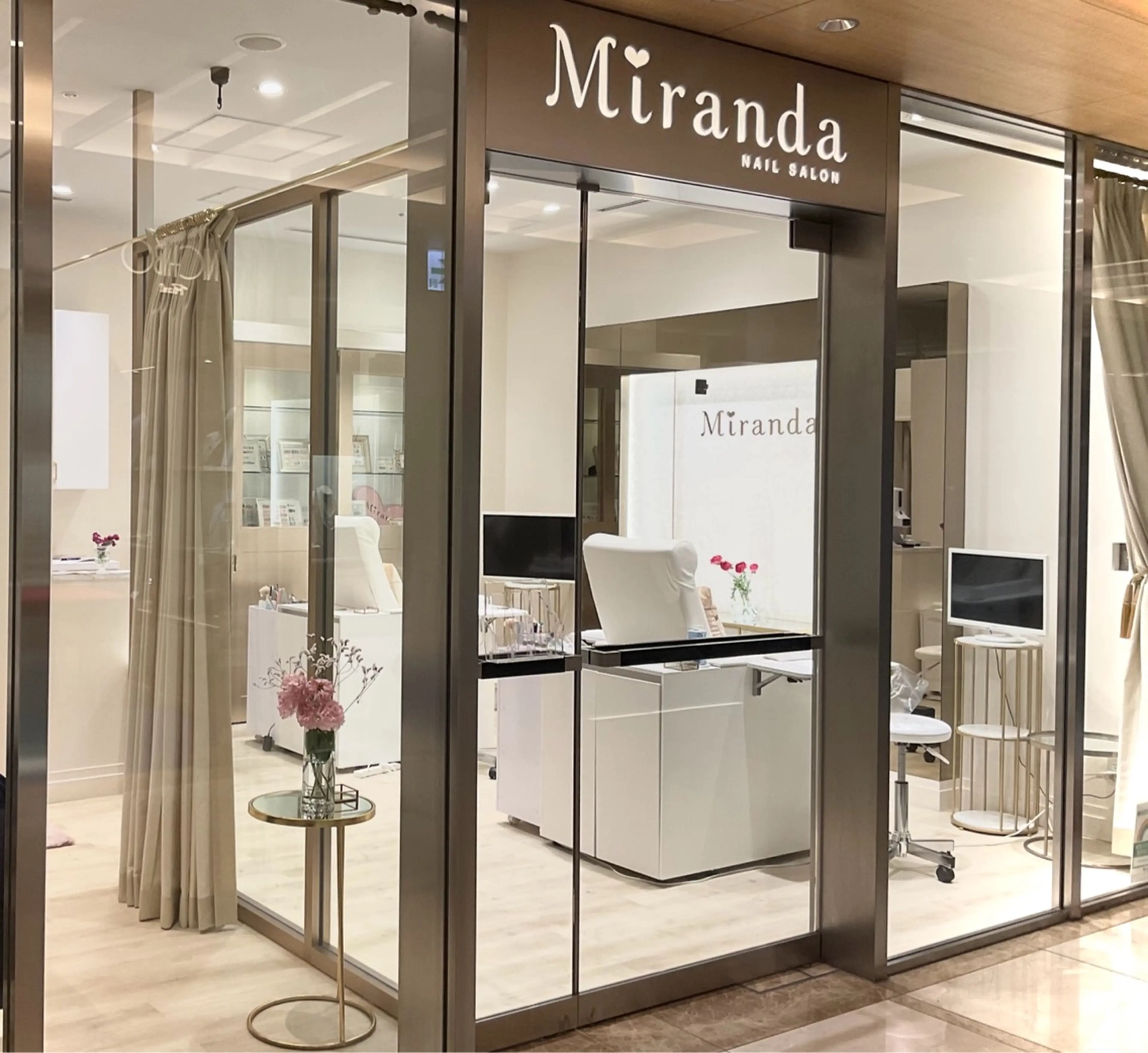 Nail Salon Mirandaの内観・外観1