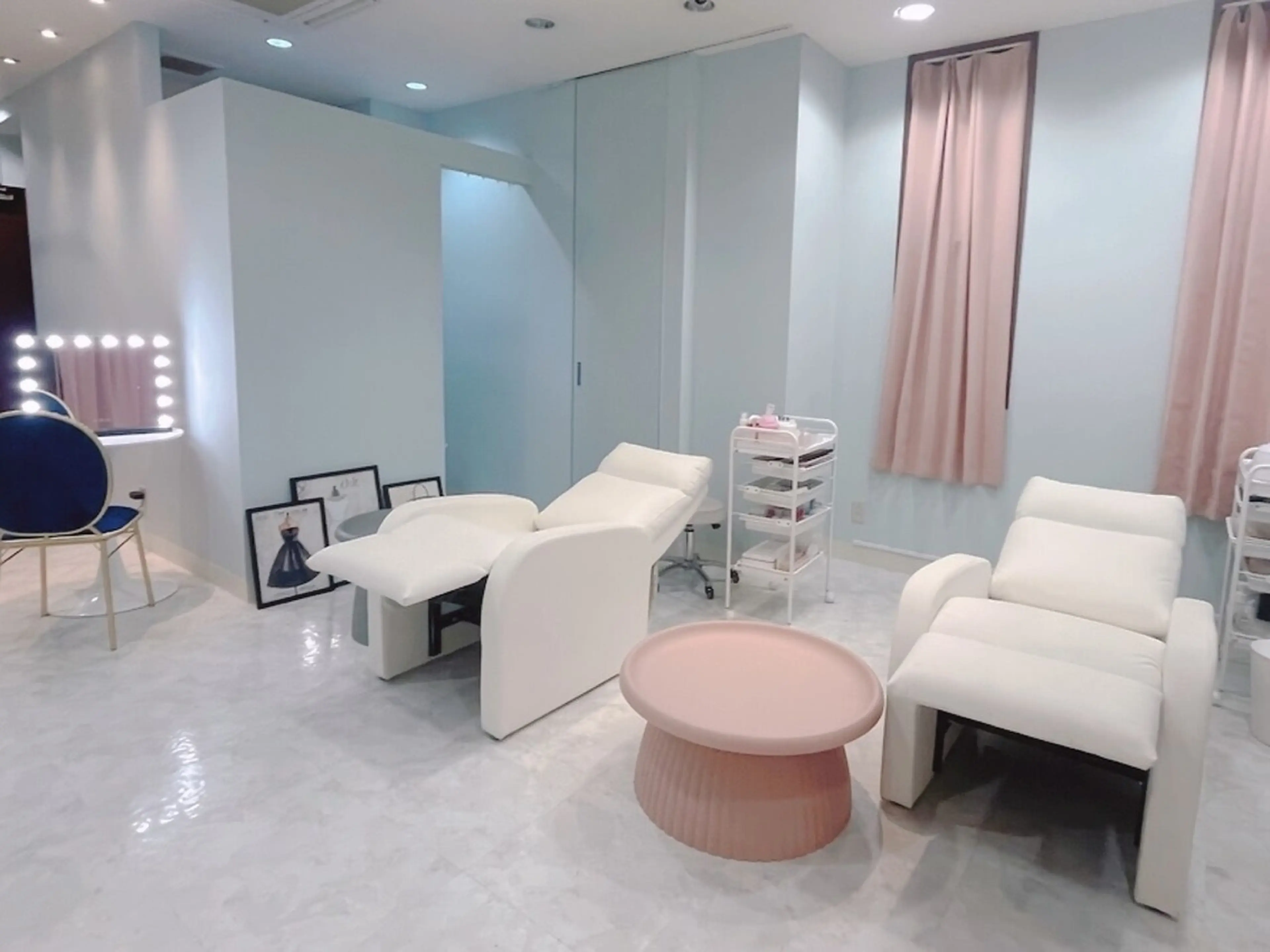 アイブロウ&まつげパーマ専門店　romy. 新宿【ロミー】の内観・外観2