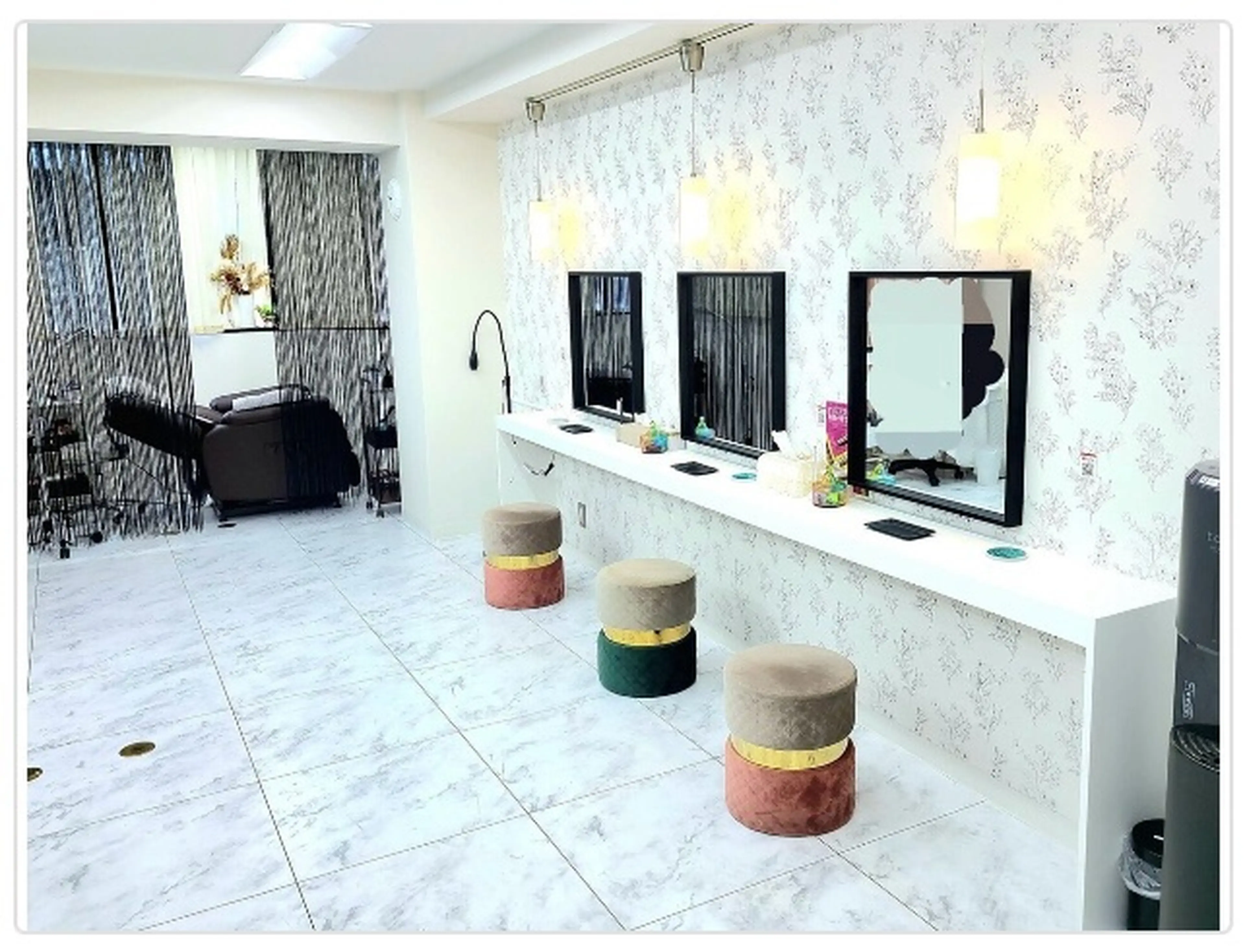 LB美容サロン 池袋西口店の内観・外観2