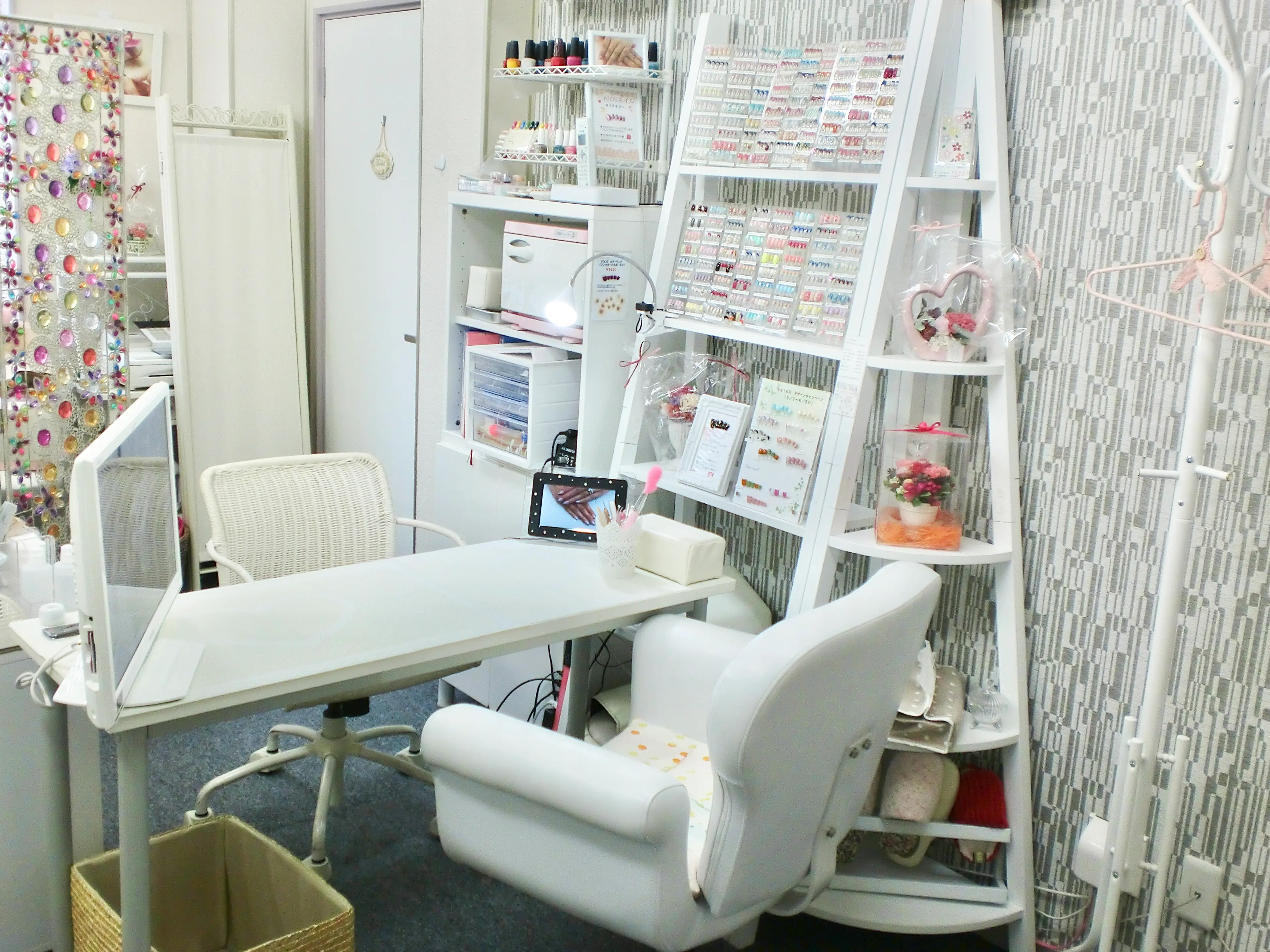 nail salon ViViの内観・外観1