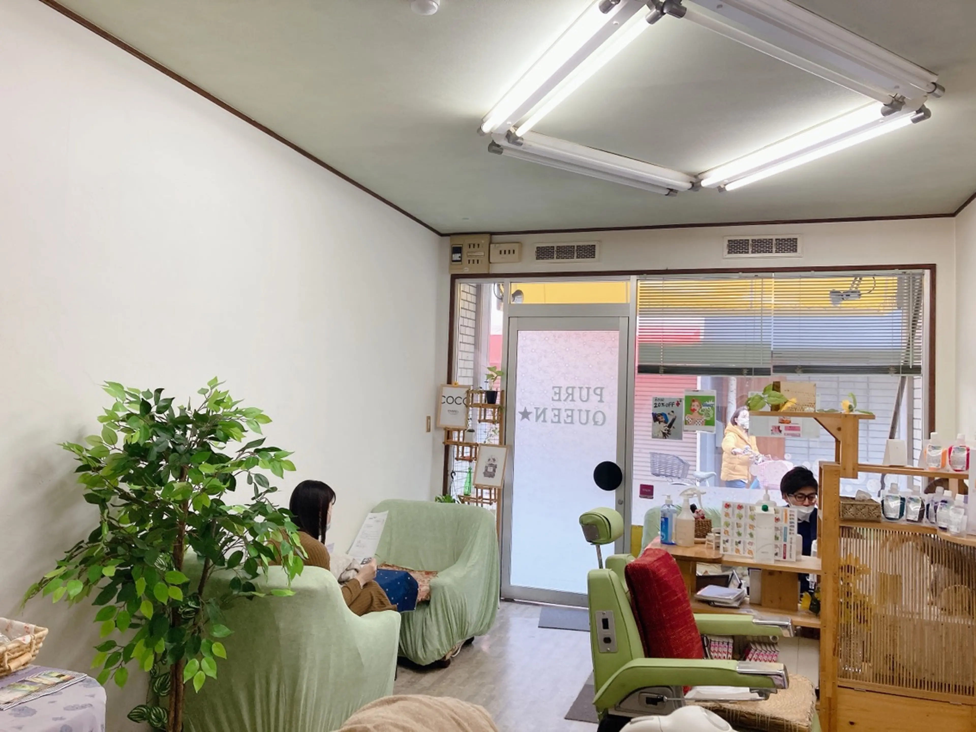 PUREQUEENの内観・外観2