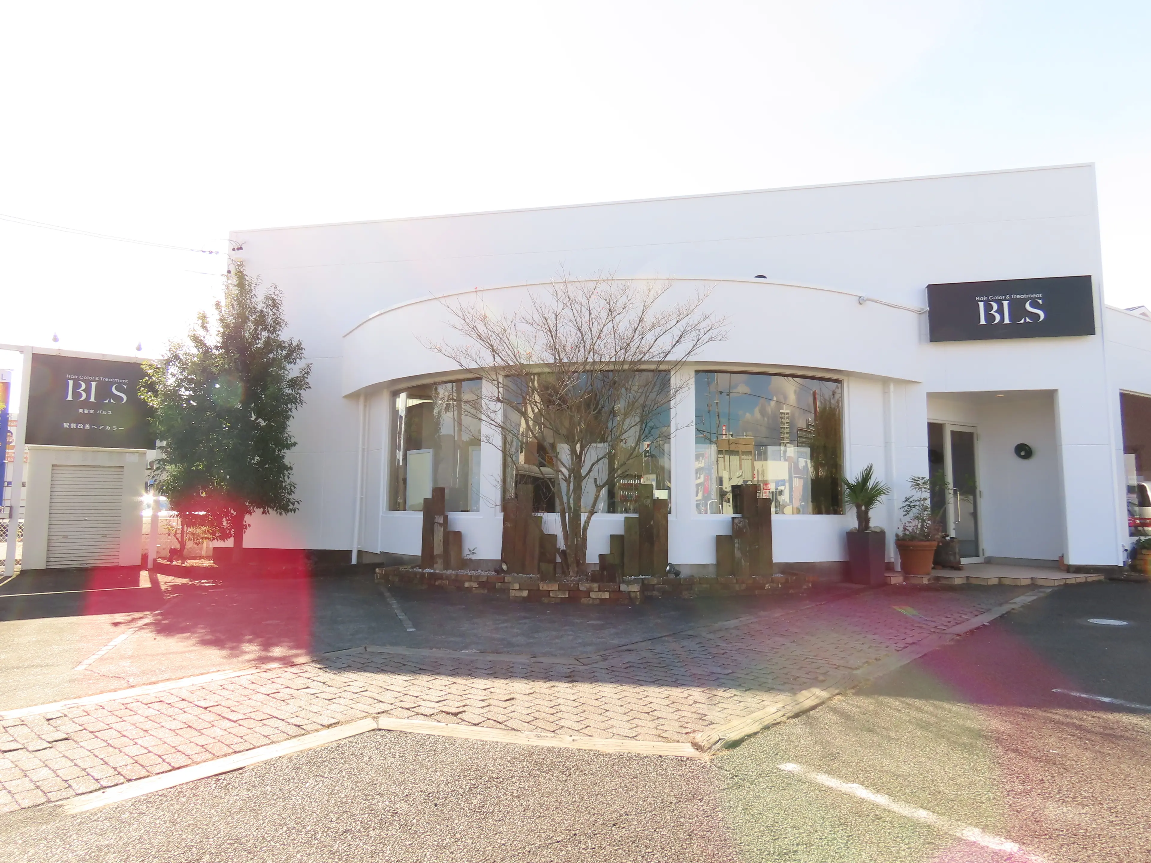 BLSの内観・外観2