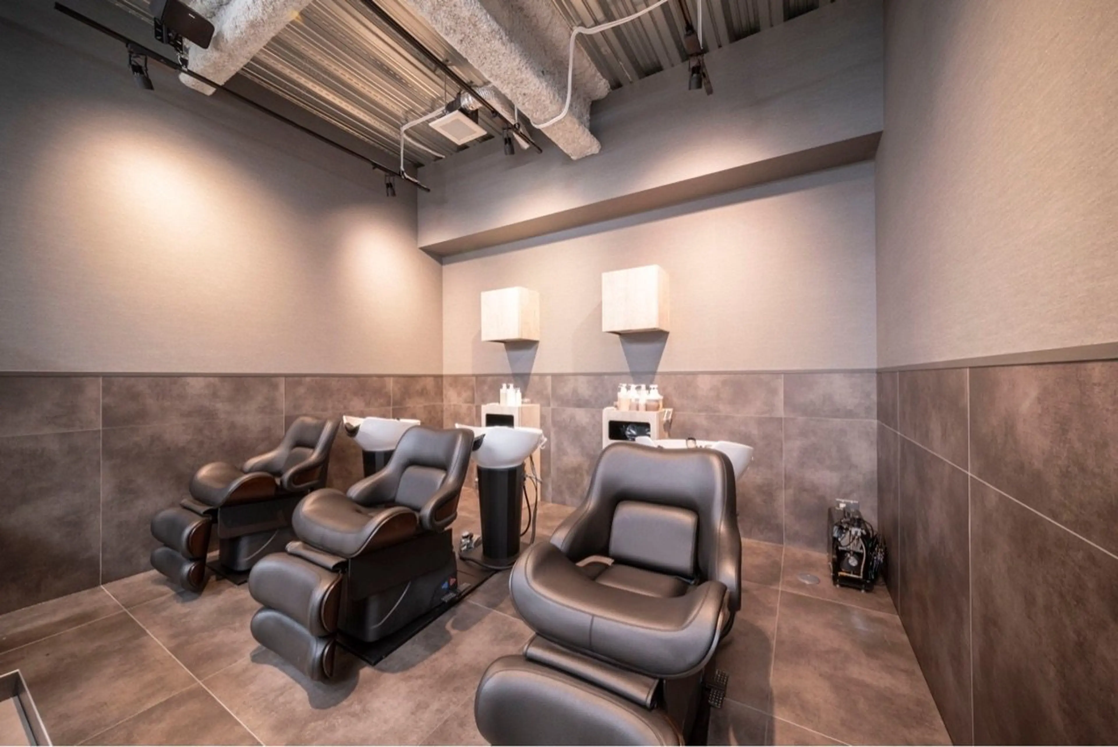 FRAMEspa&hair room 博多店の内観・外観3