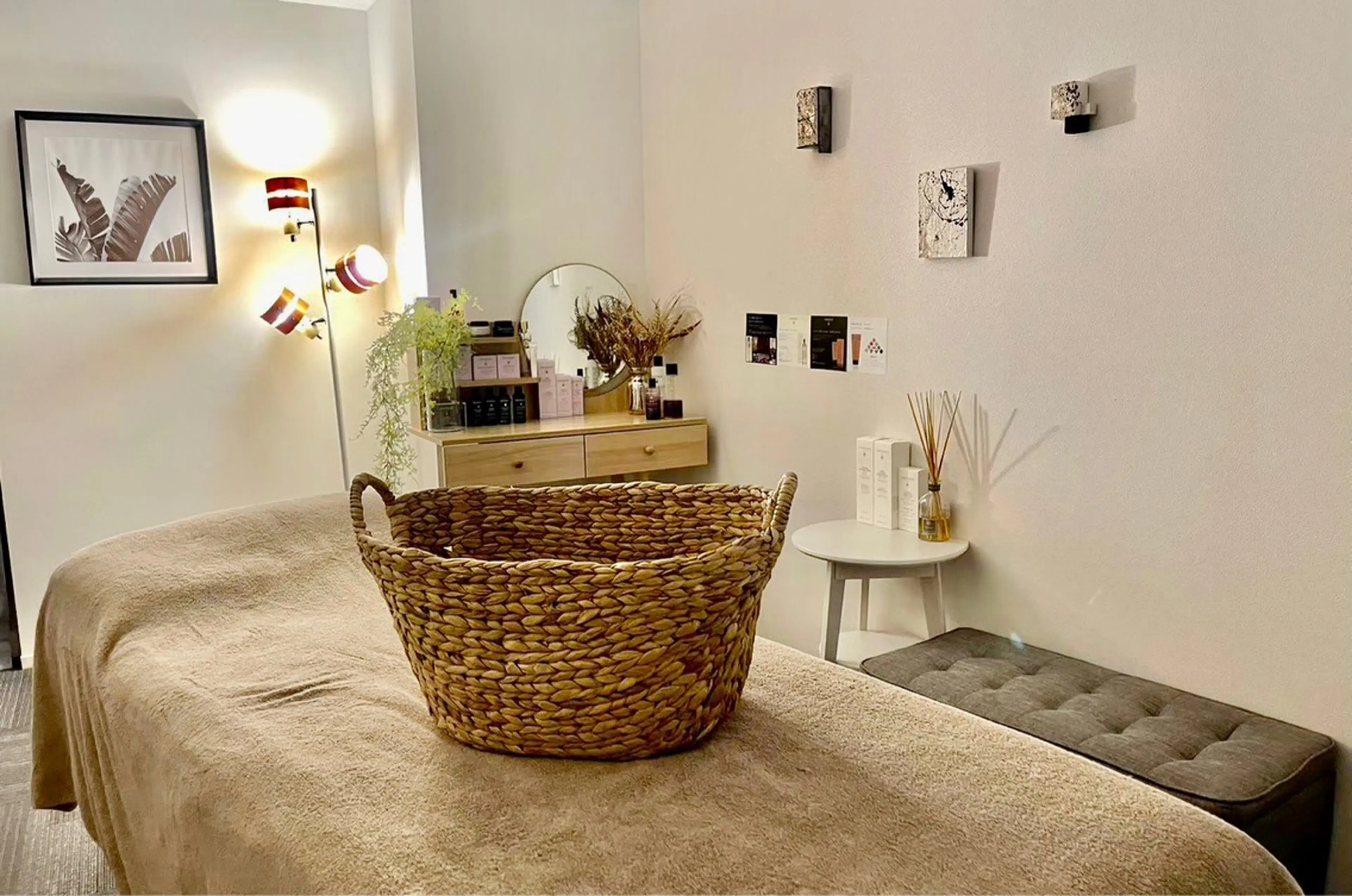 恵比寿美肌&小顔サロンCOALALUの内観・外観2