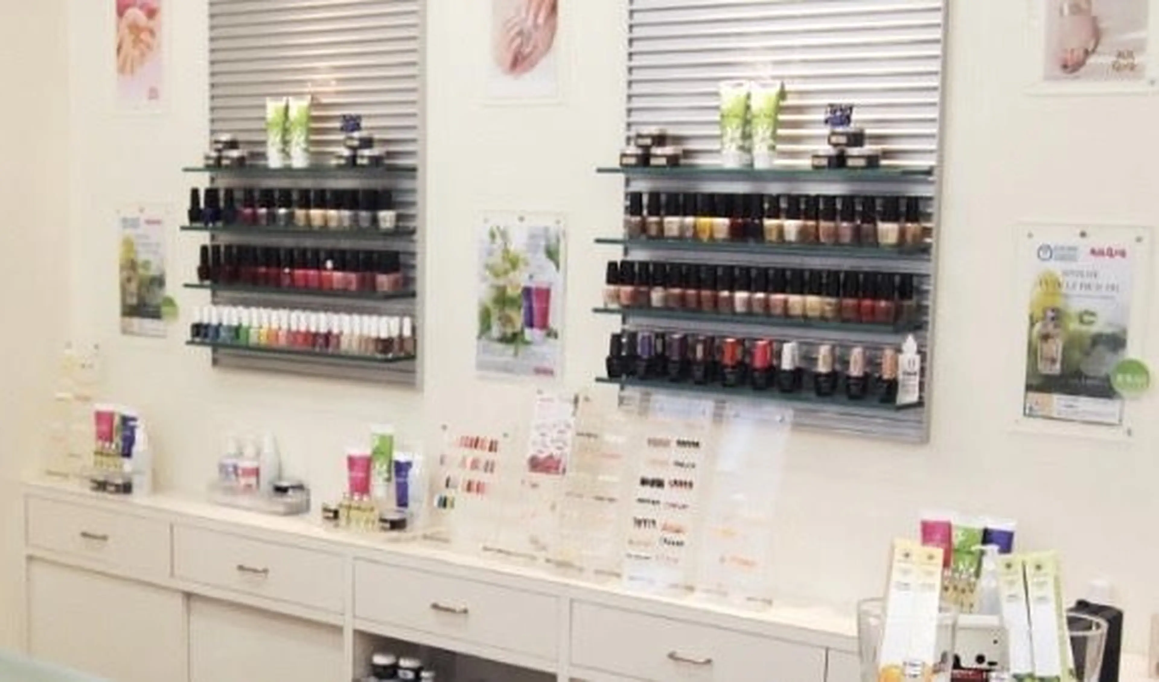 ネイルクイック麻布十番Premiumの内観・外観1