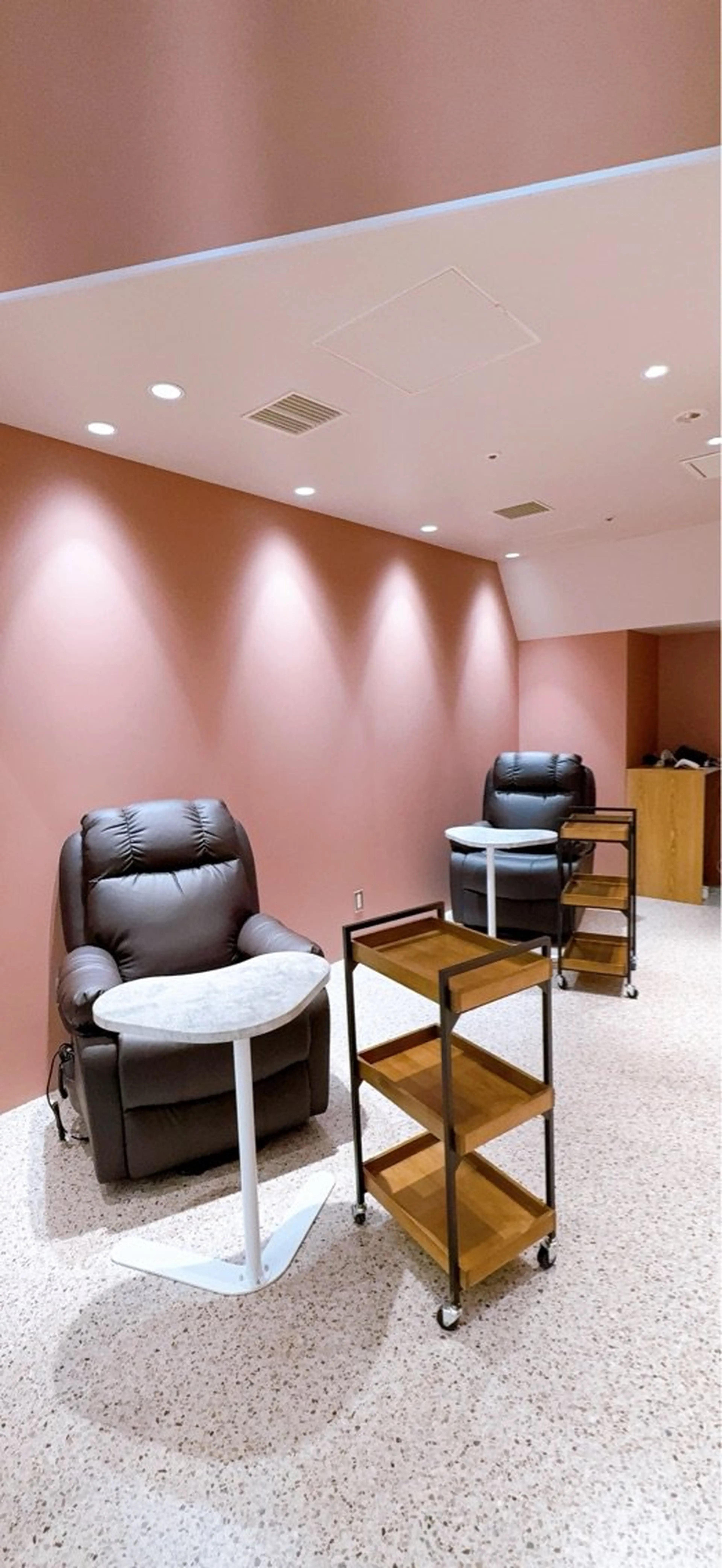 ウノプリールネイルサロン　茶屋町店の内観・外観2