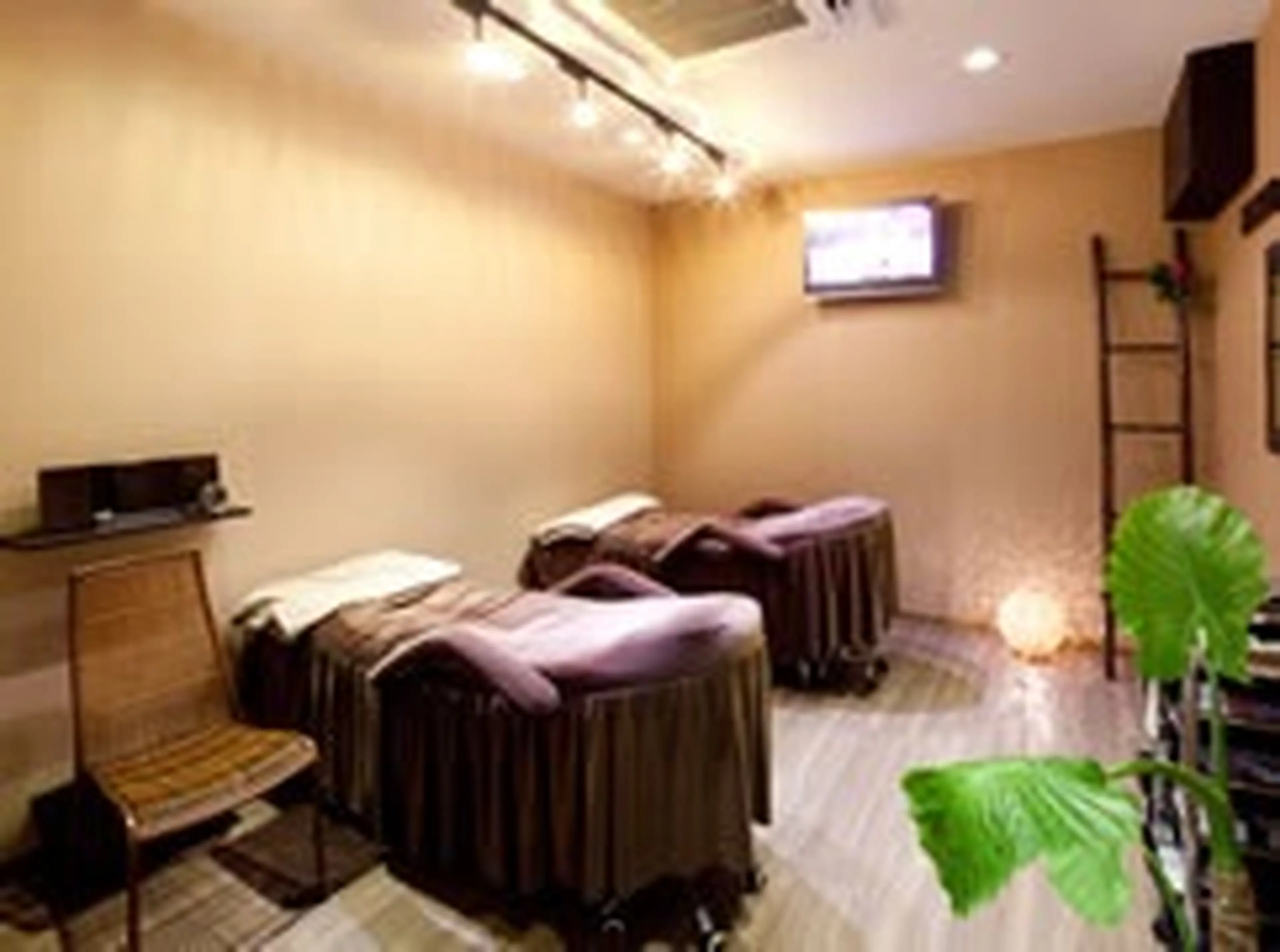 プリンセスネイルの内観・外観2