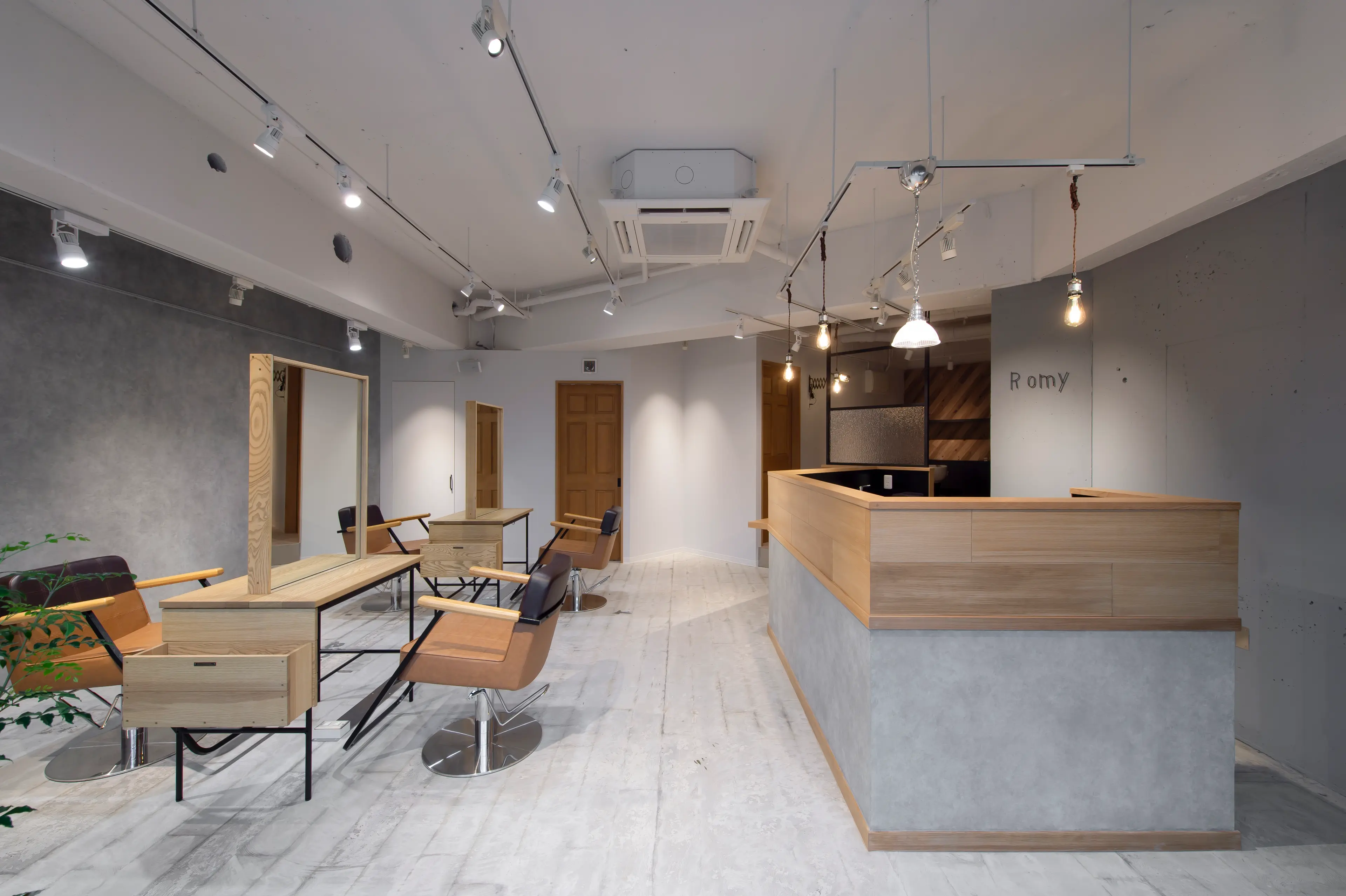 Romyの内観・外観1