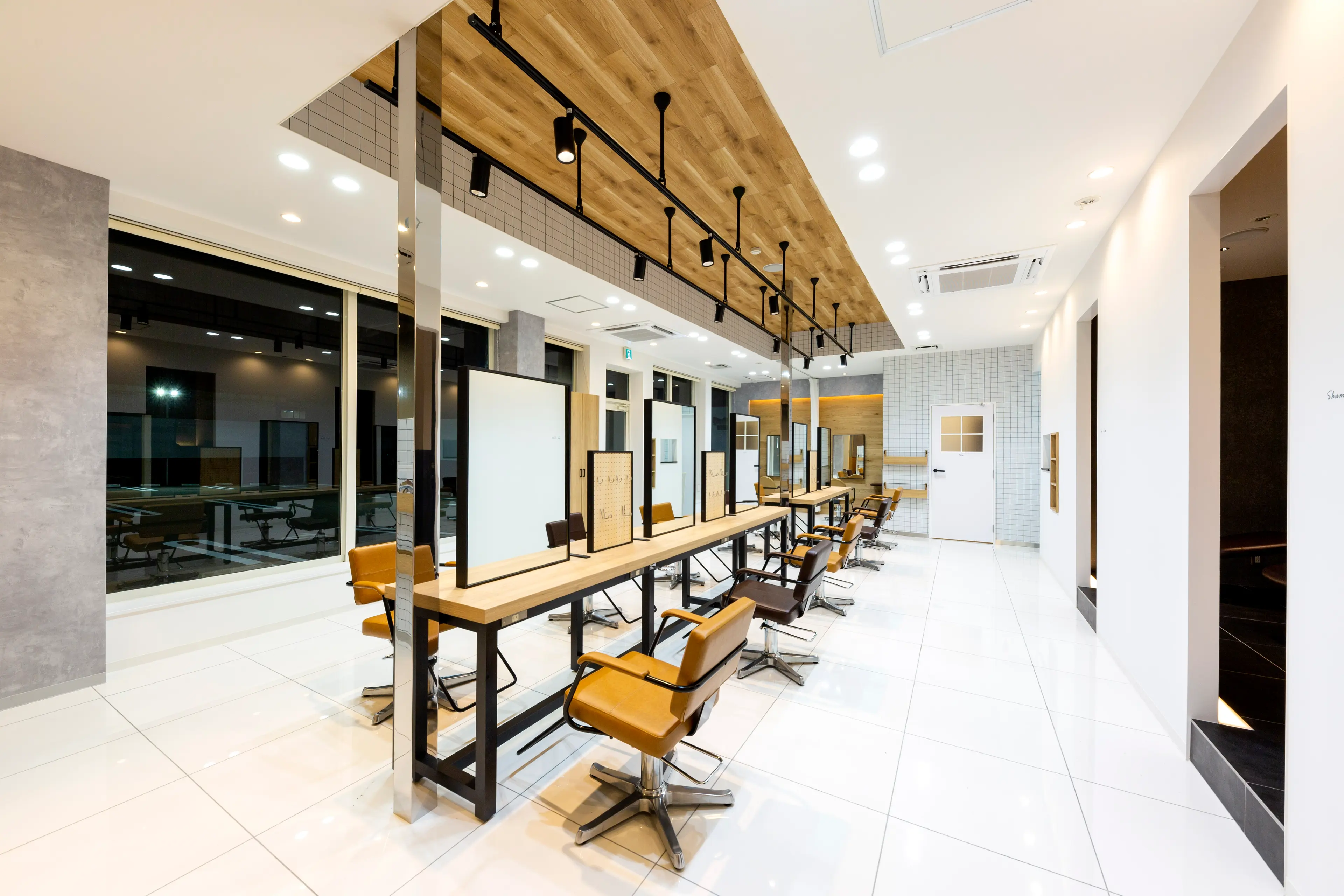 ルクールヘアー柏崎店の内観・外観2