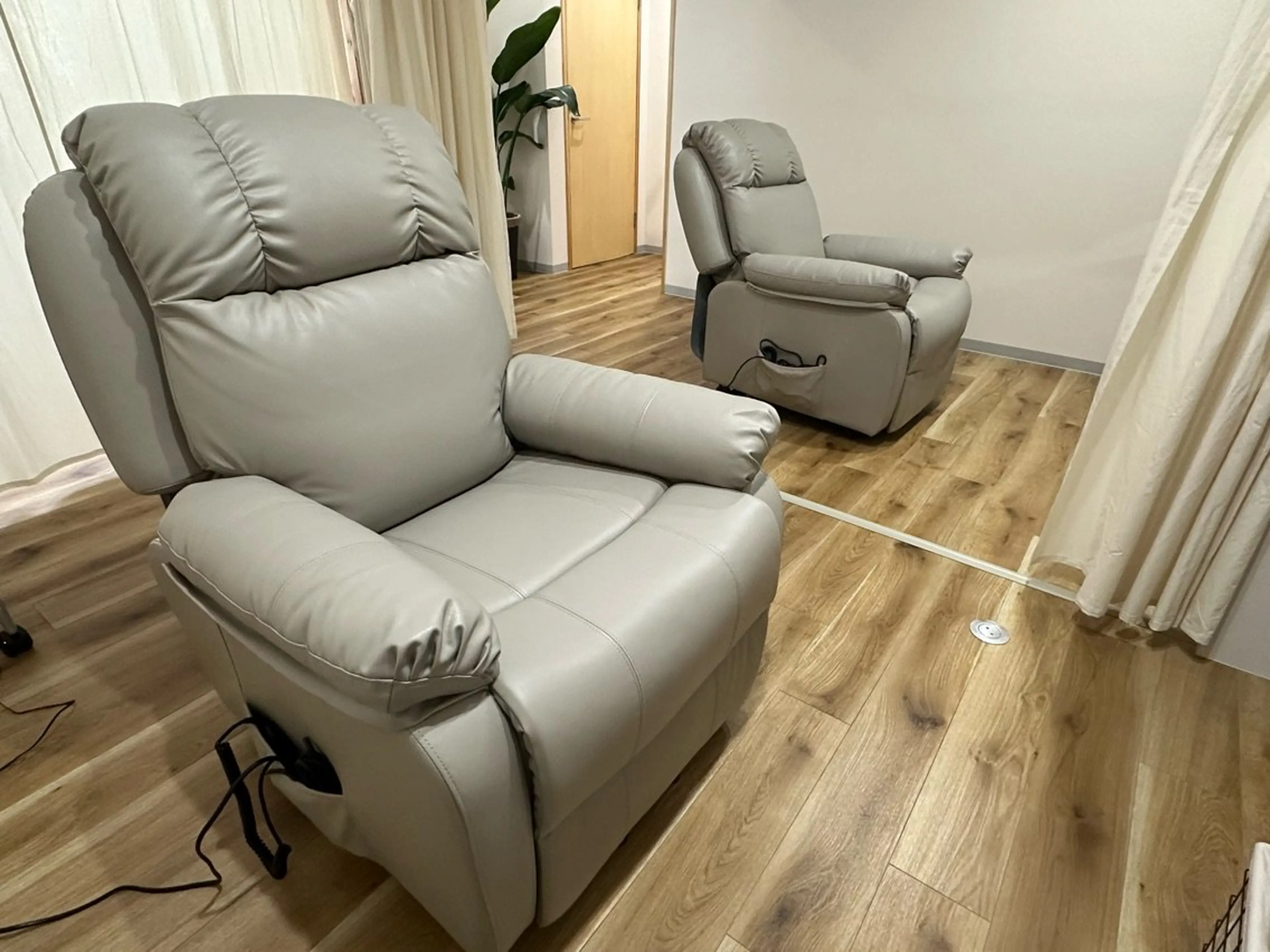 アンソメットの内観・外観2