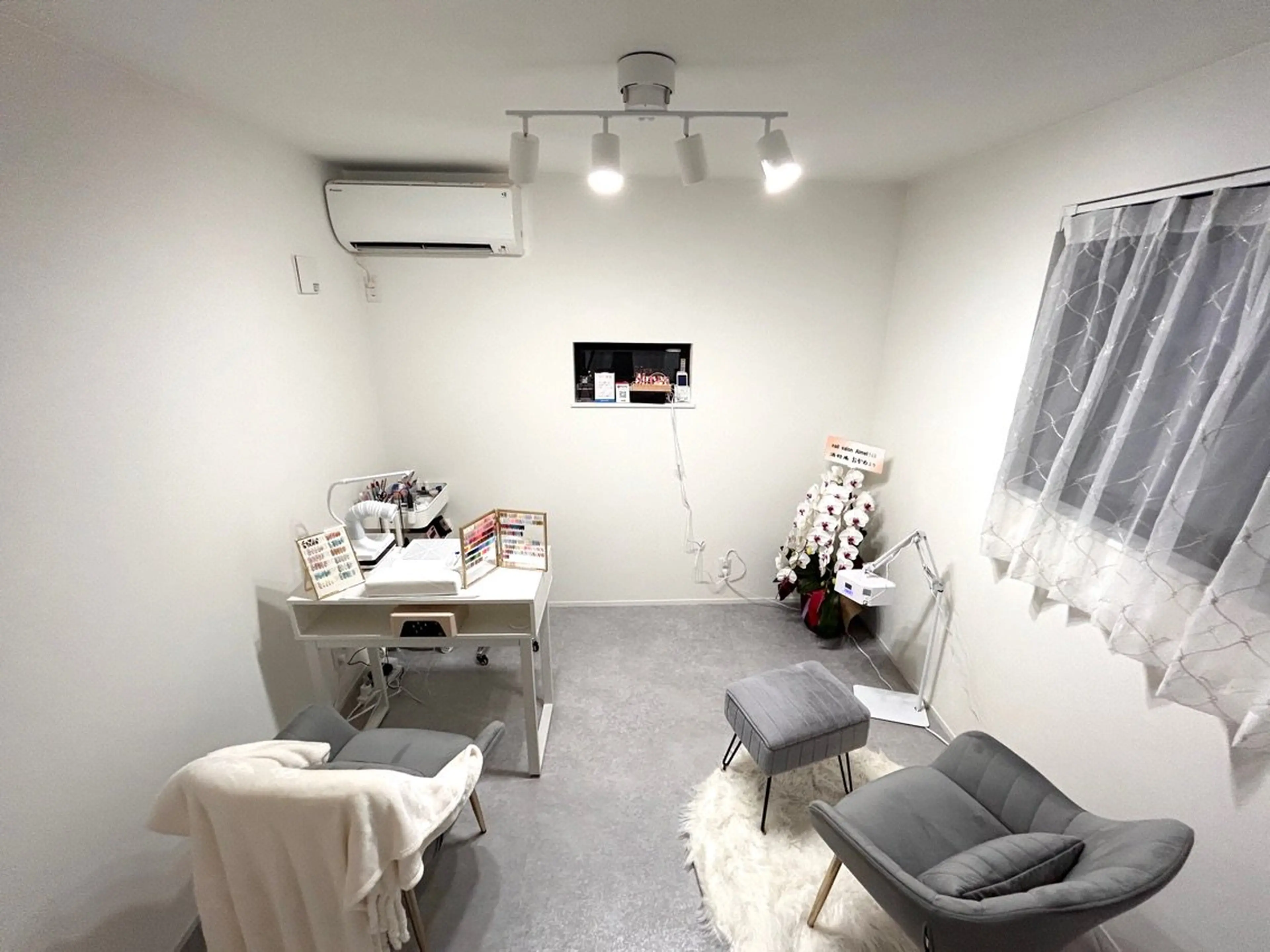 nail salon Aimerの内観・外観2