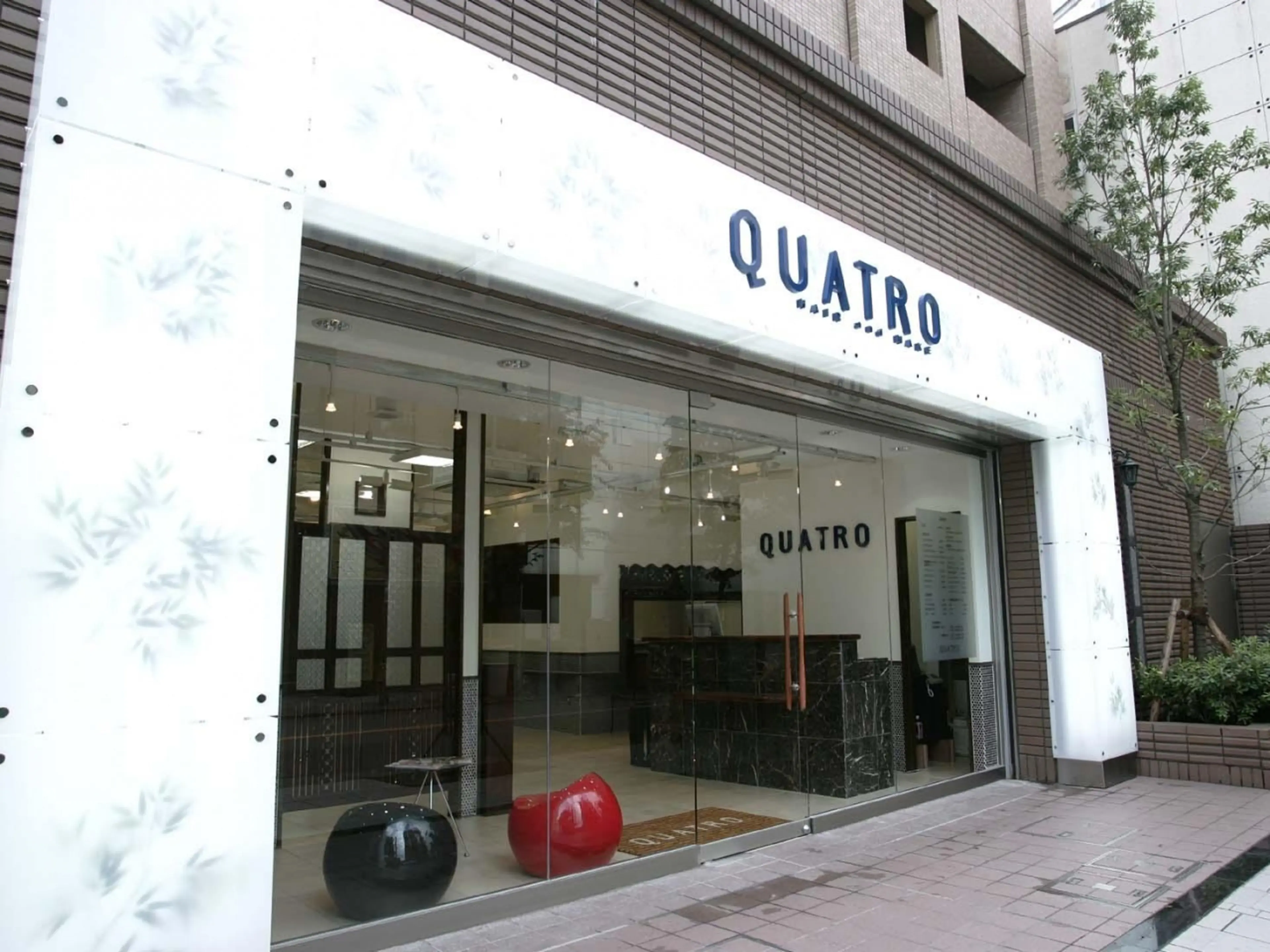 QUATRO川崎店の内観・外観2