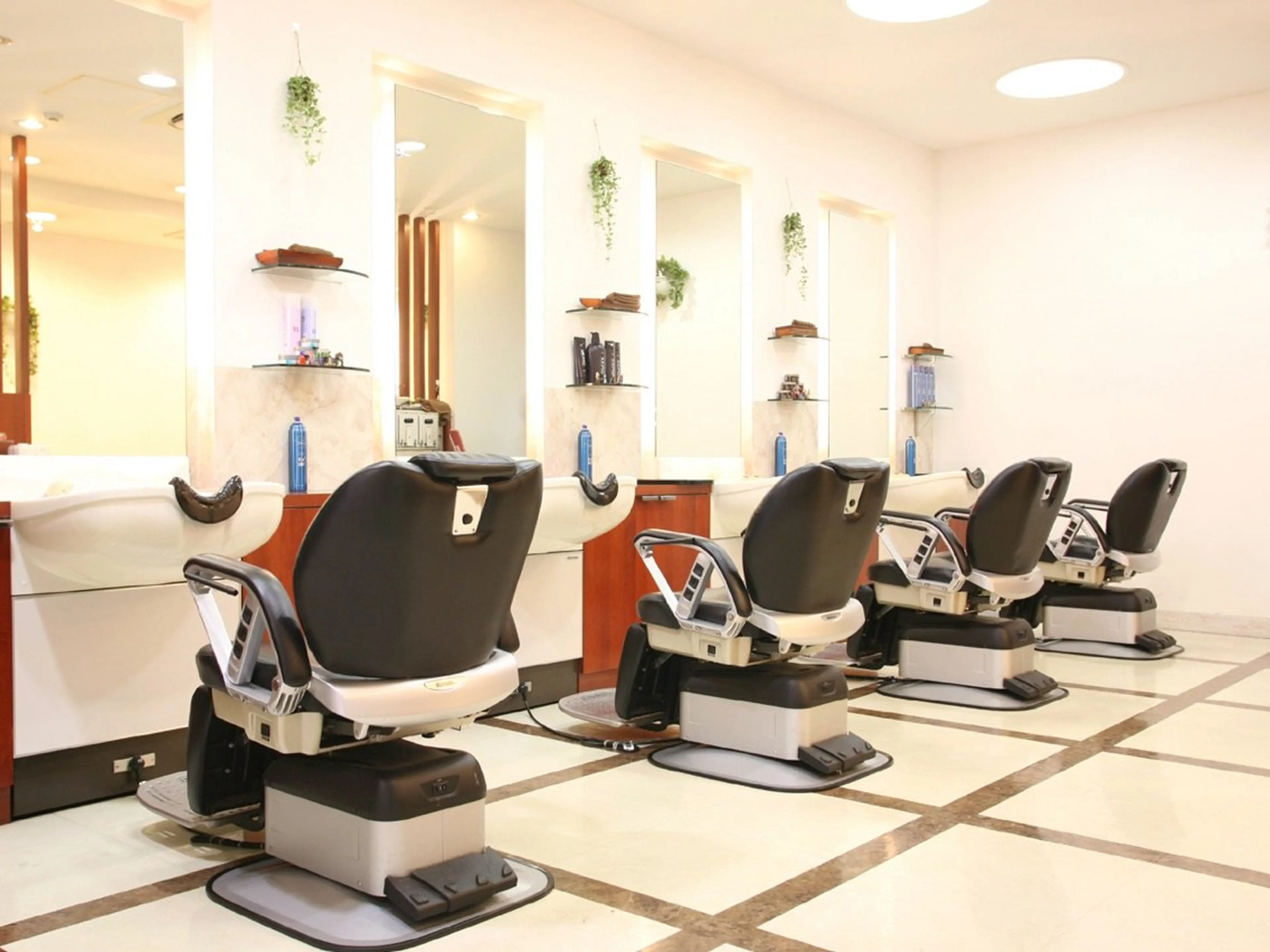 CLESC’戸田店Men‘s(理容室)の内観・外観2