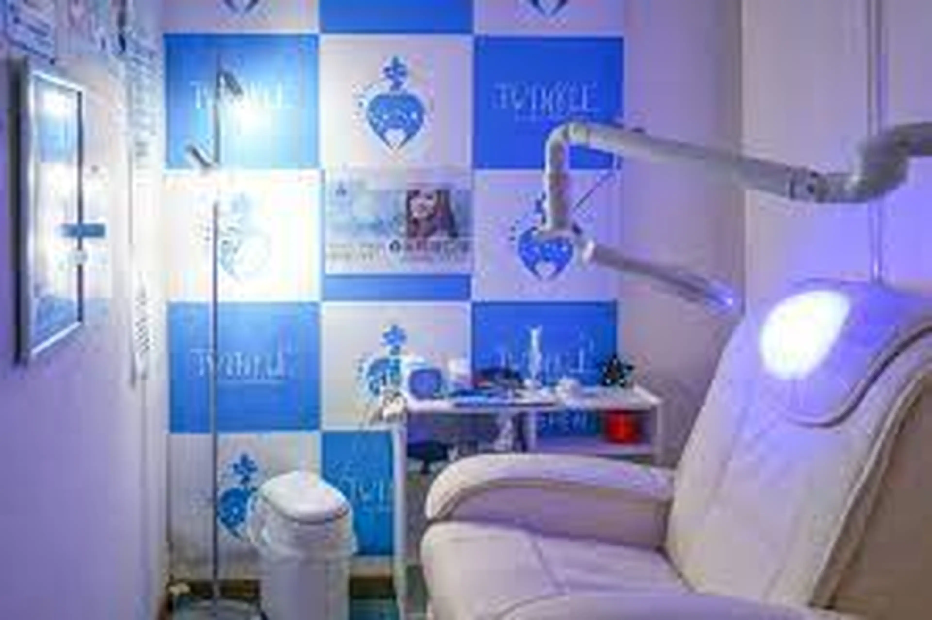 ティンクルホワイト釧路店の内観・外観1