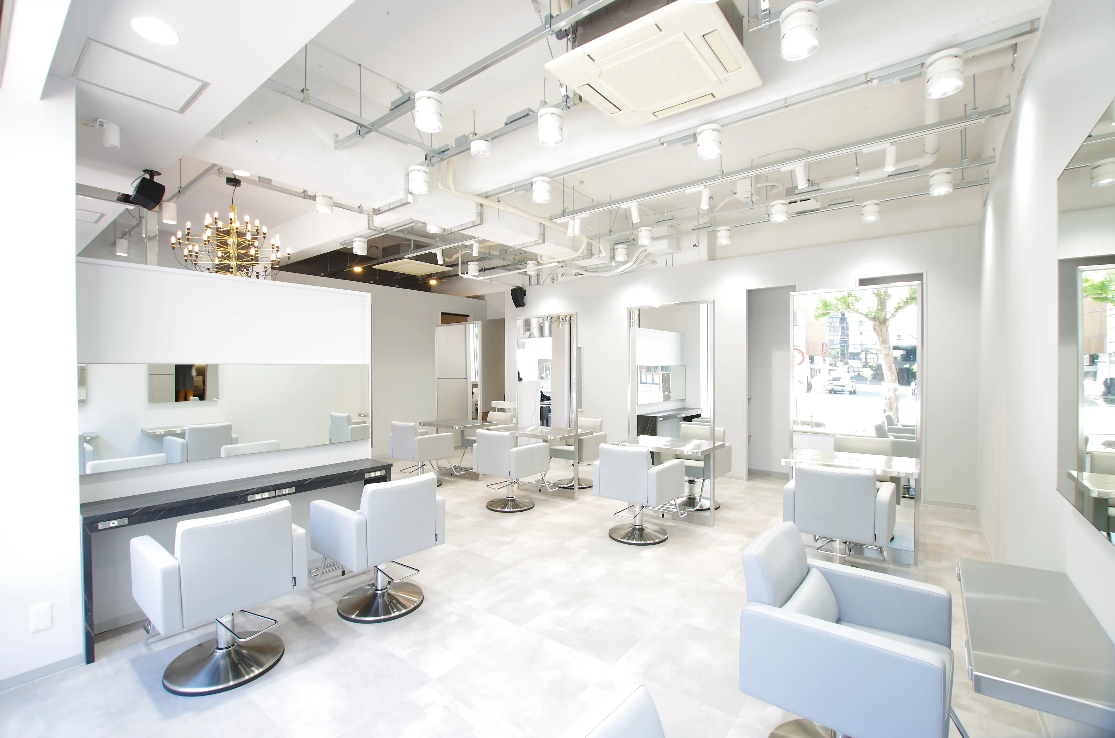 Hair&Make Allureの内観・外観2