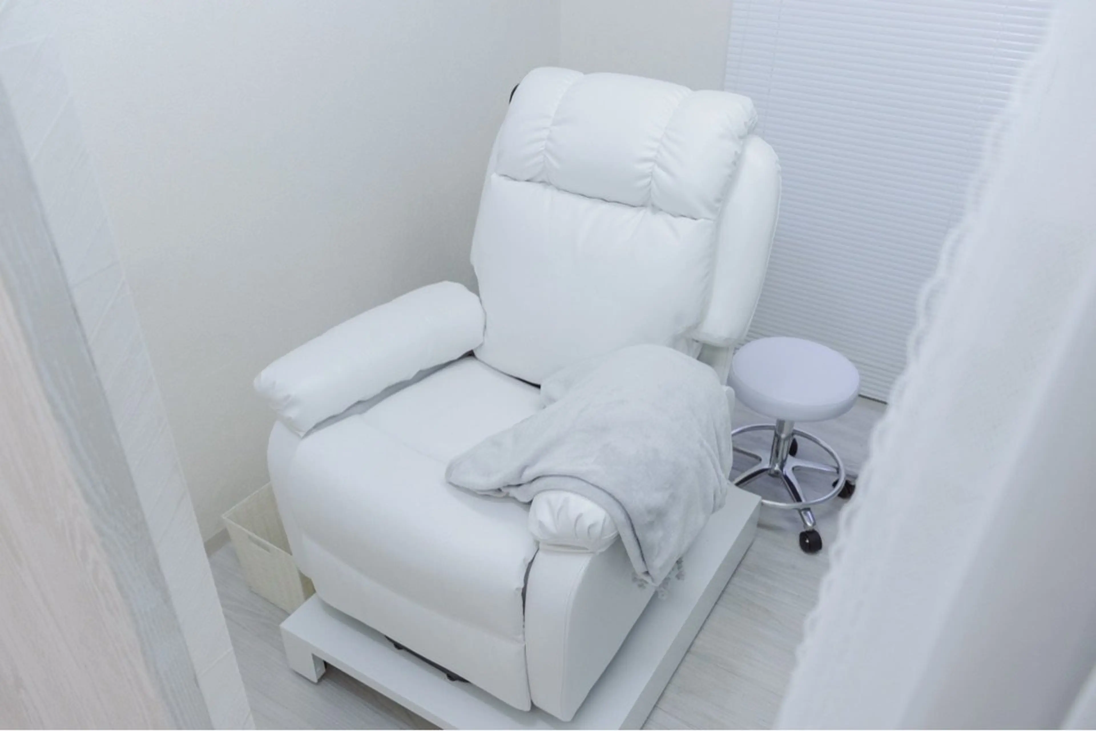 MIRUS EyeBeauty 横浜駅前店の内観・外観3