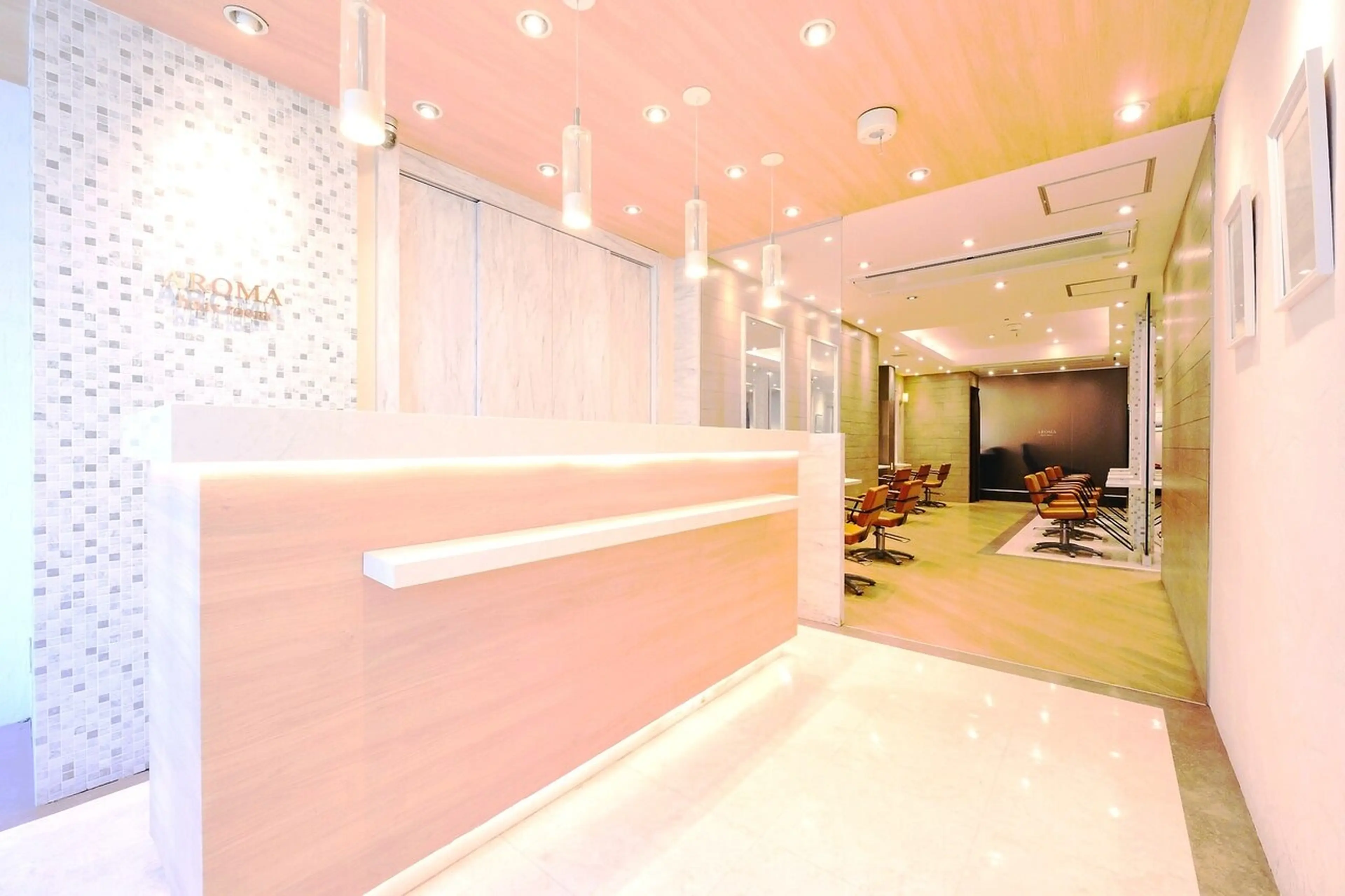 AROMA hair room  池袋店の内観・外観3