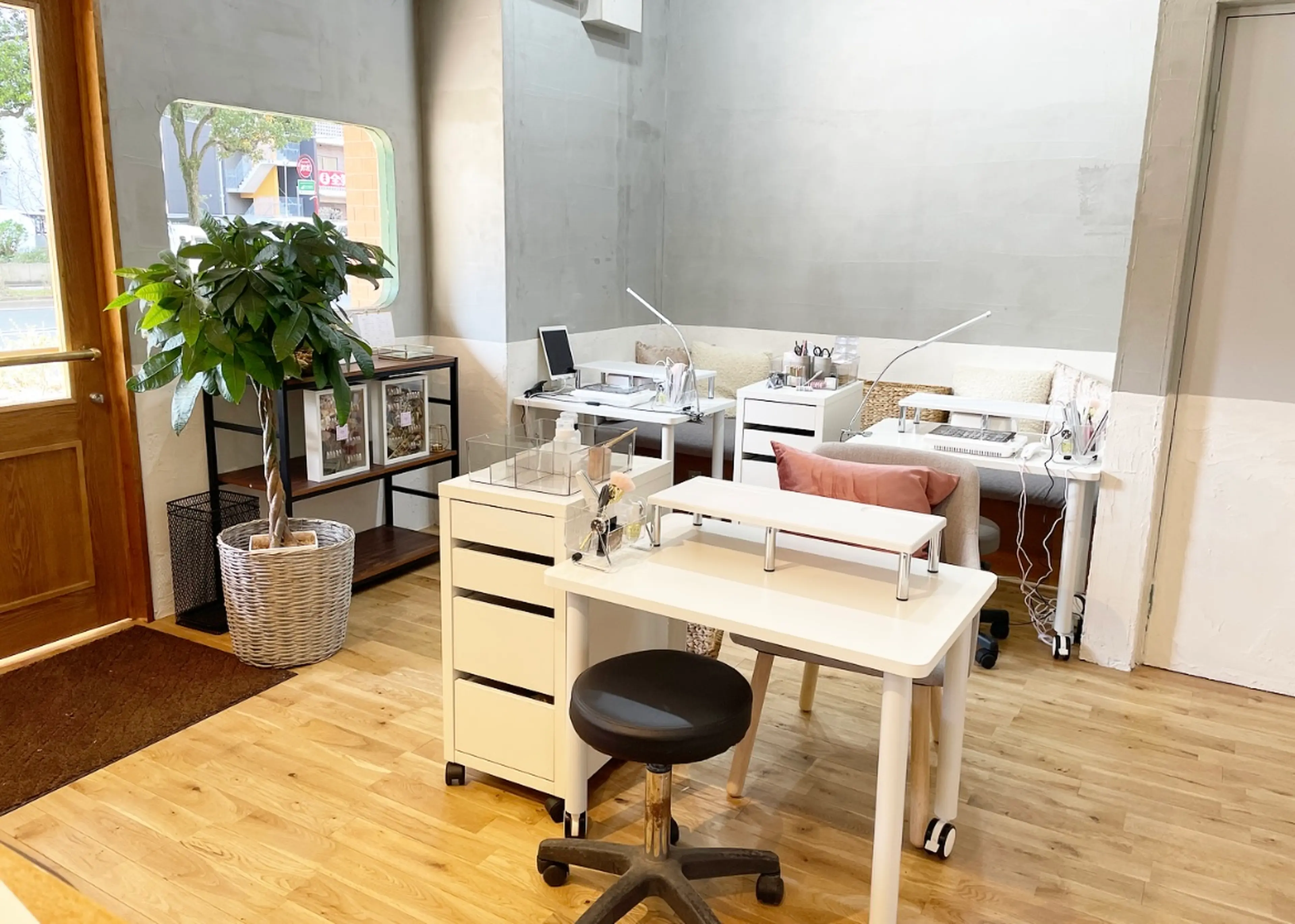 AIME cafe&nailの内観・外観2