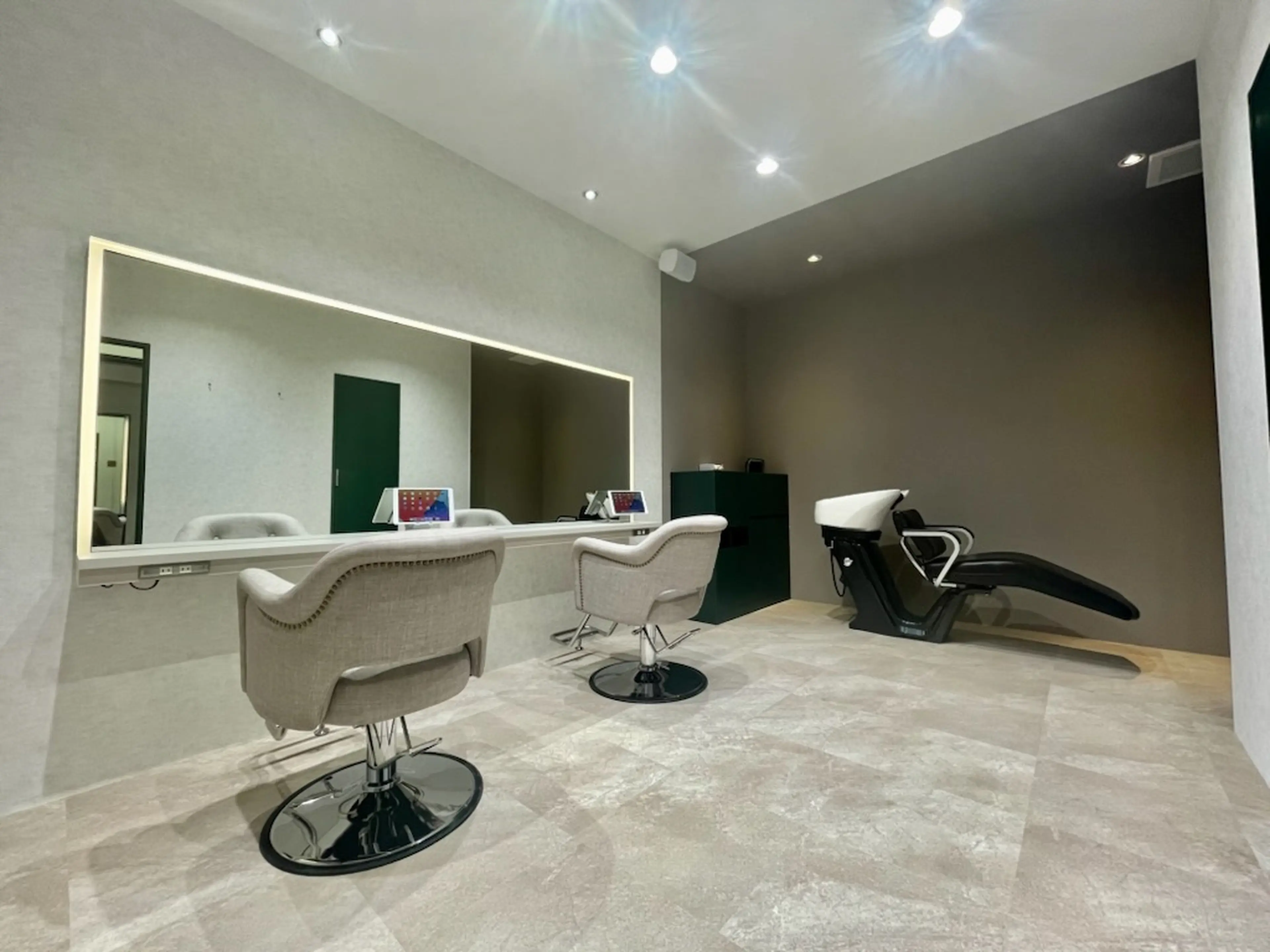 EARTH高岡店の内観・外観3