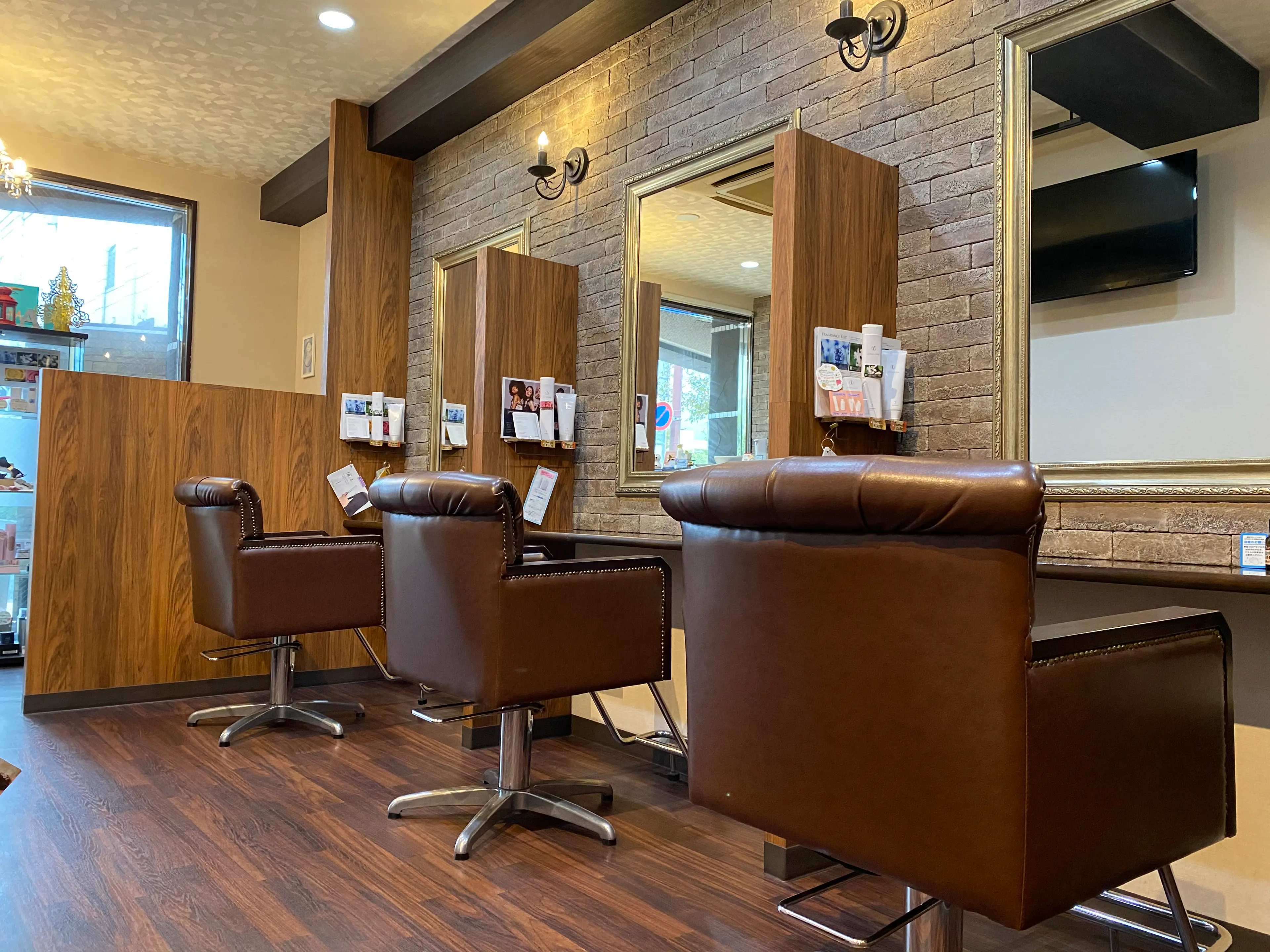 Hair Design Azurの内観・外観2