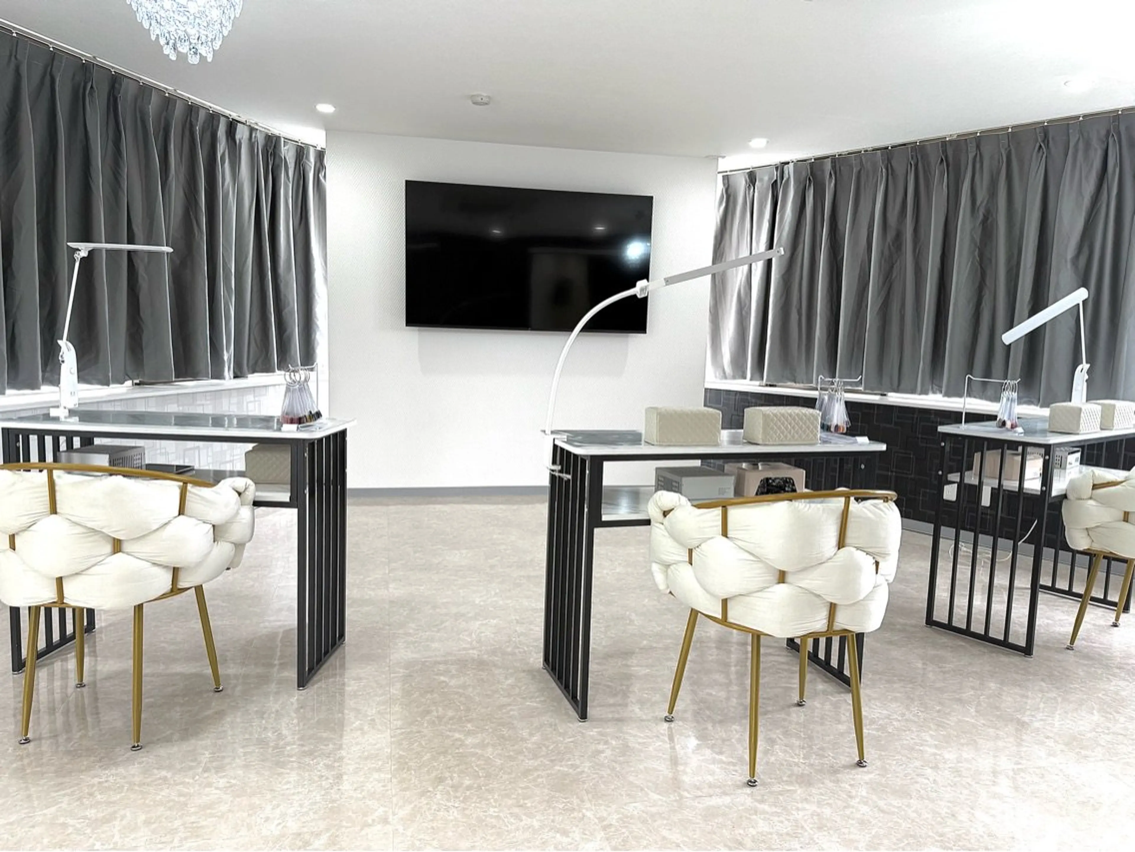 LUNON 竹ノ塚店の内観・外観1