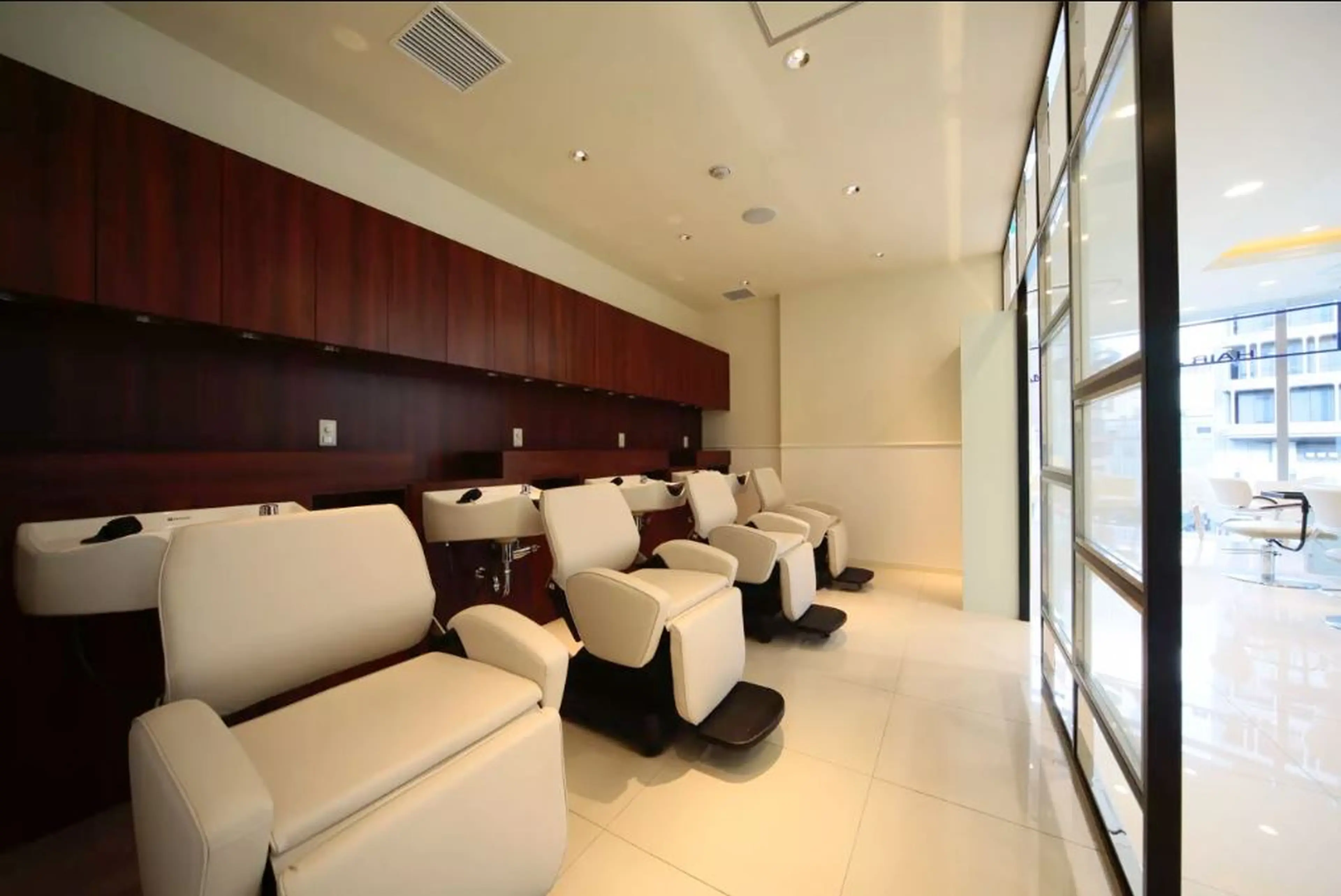 Ash 池袋店の内観・外観3