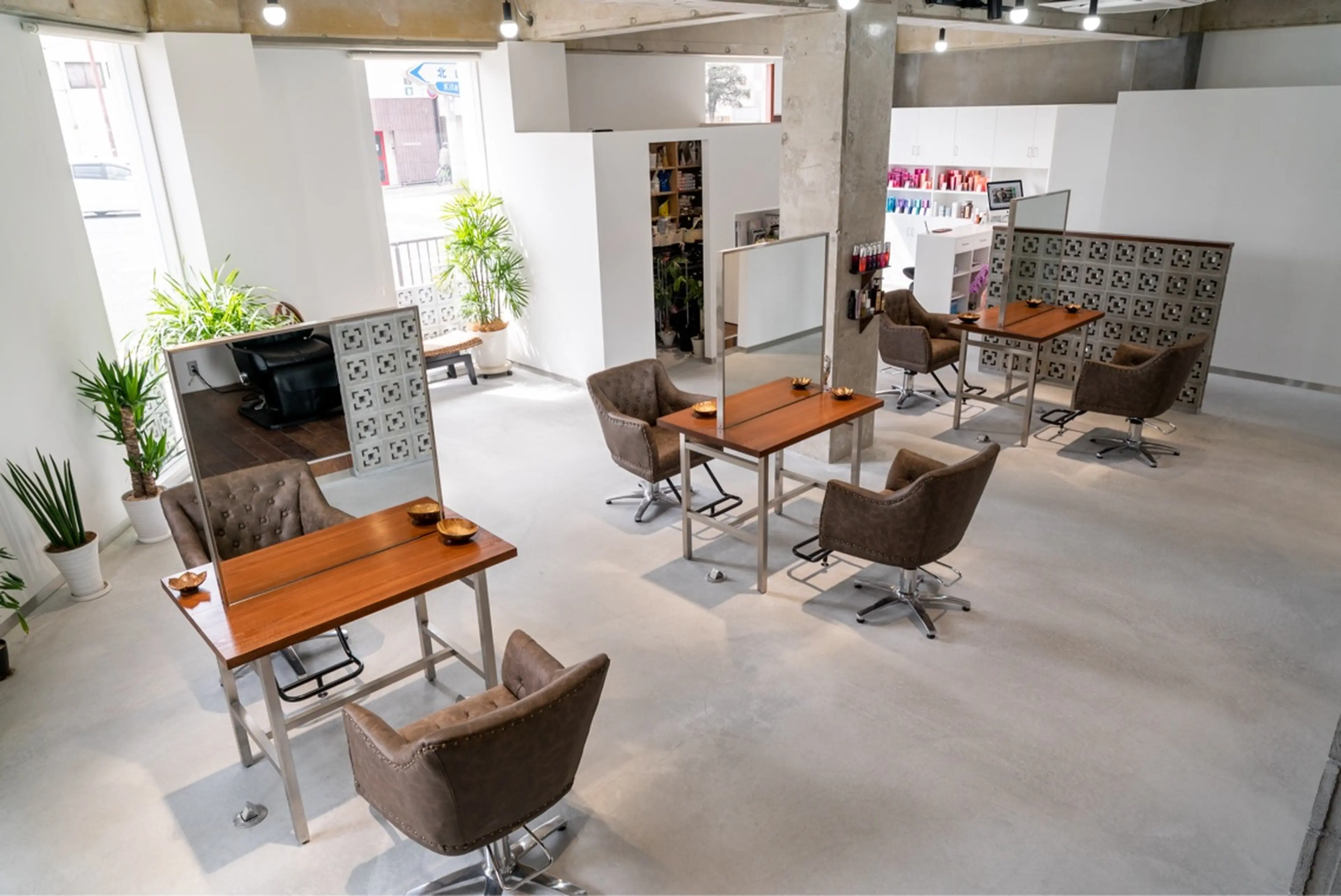 HAIR  RESORT   MAJUの内観・外観1