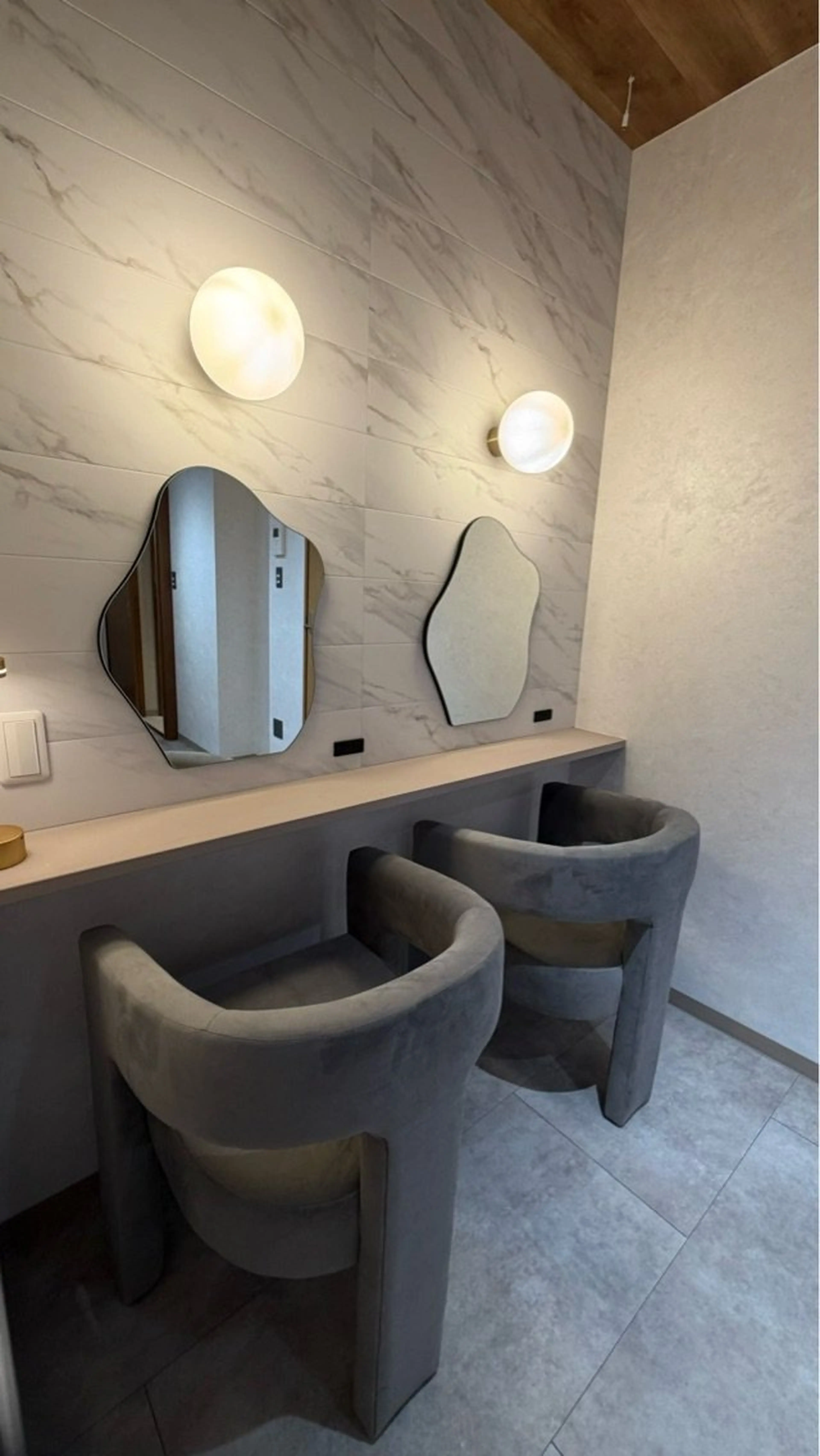 ロレインアイ　菊名店の内観・外観2