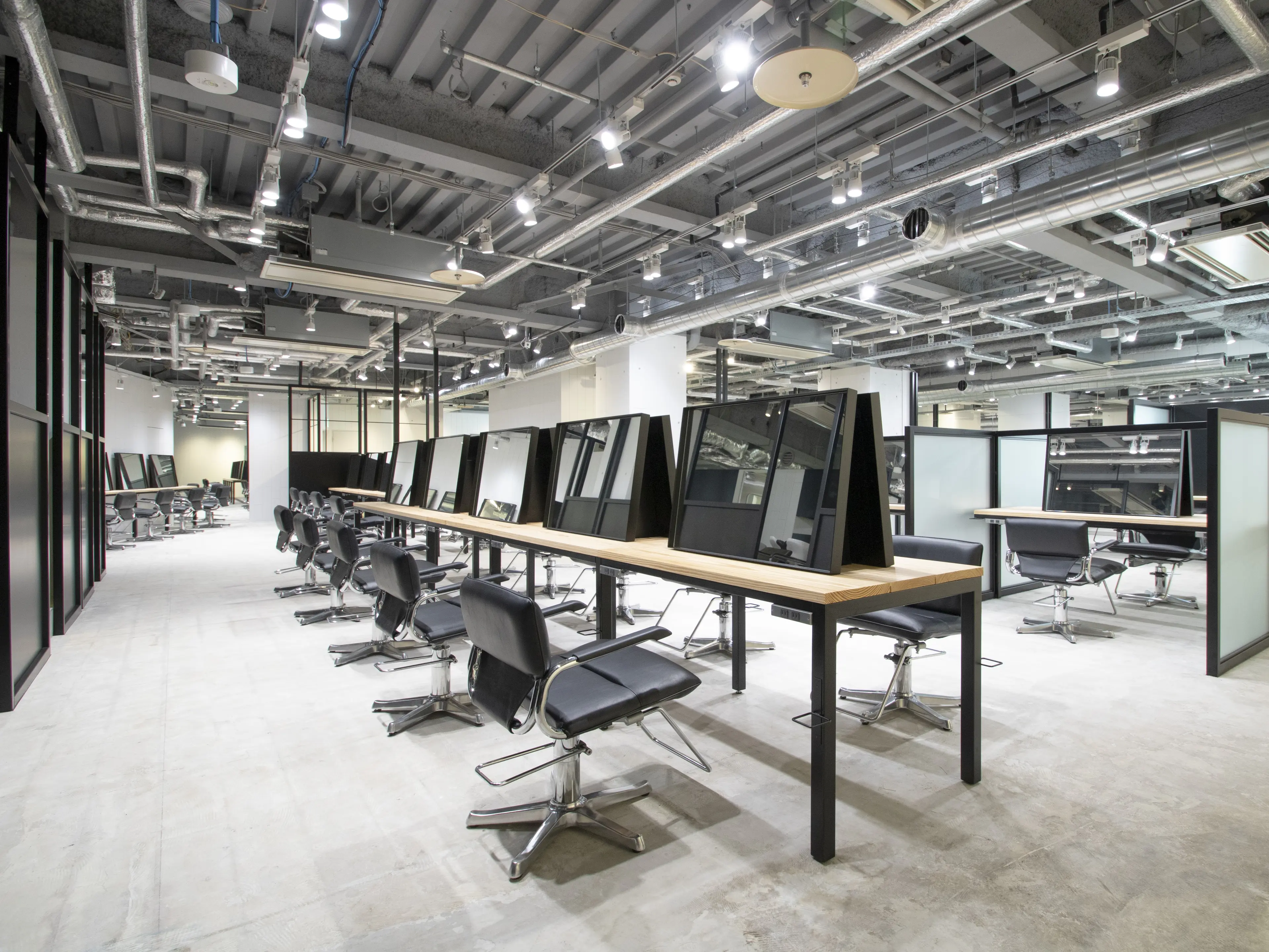 ALBUM 池袋の内観・外観1