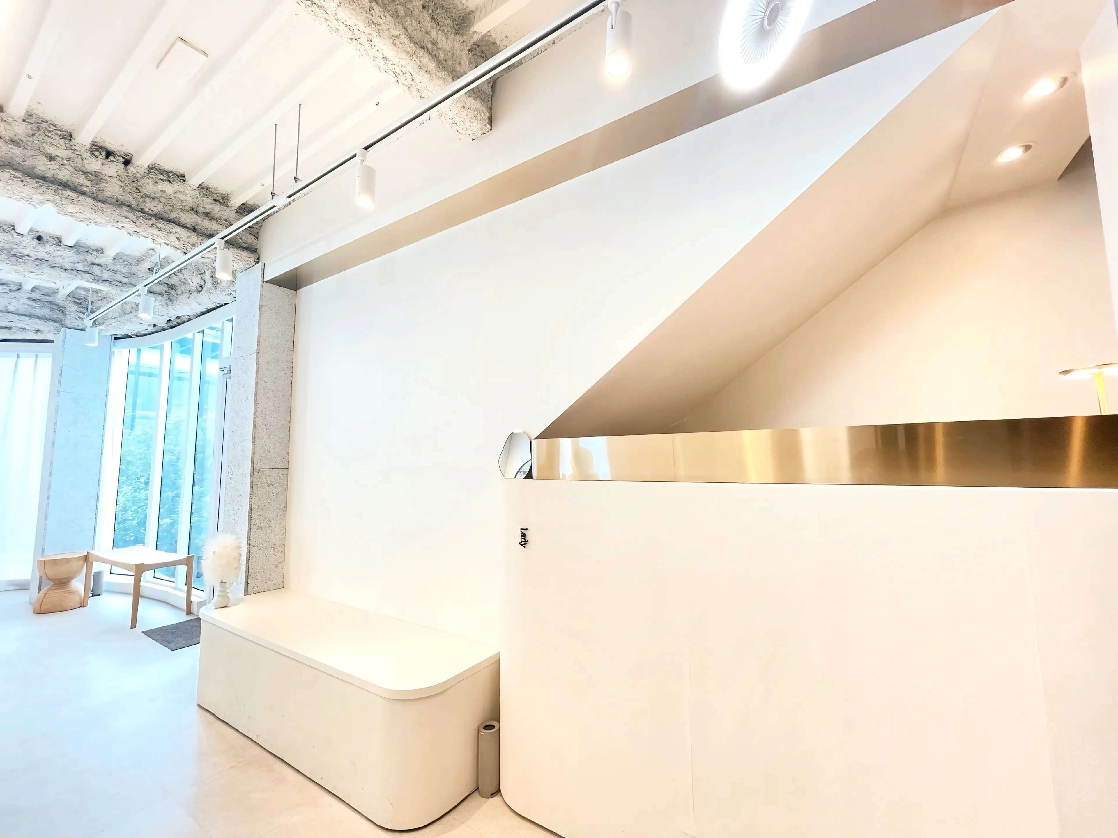 Lady表参道hairsalonの内観・外観2