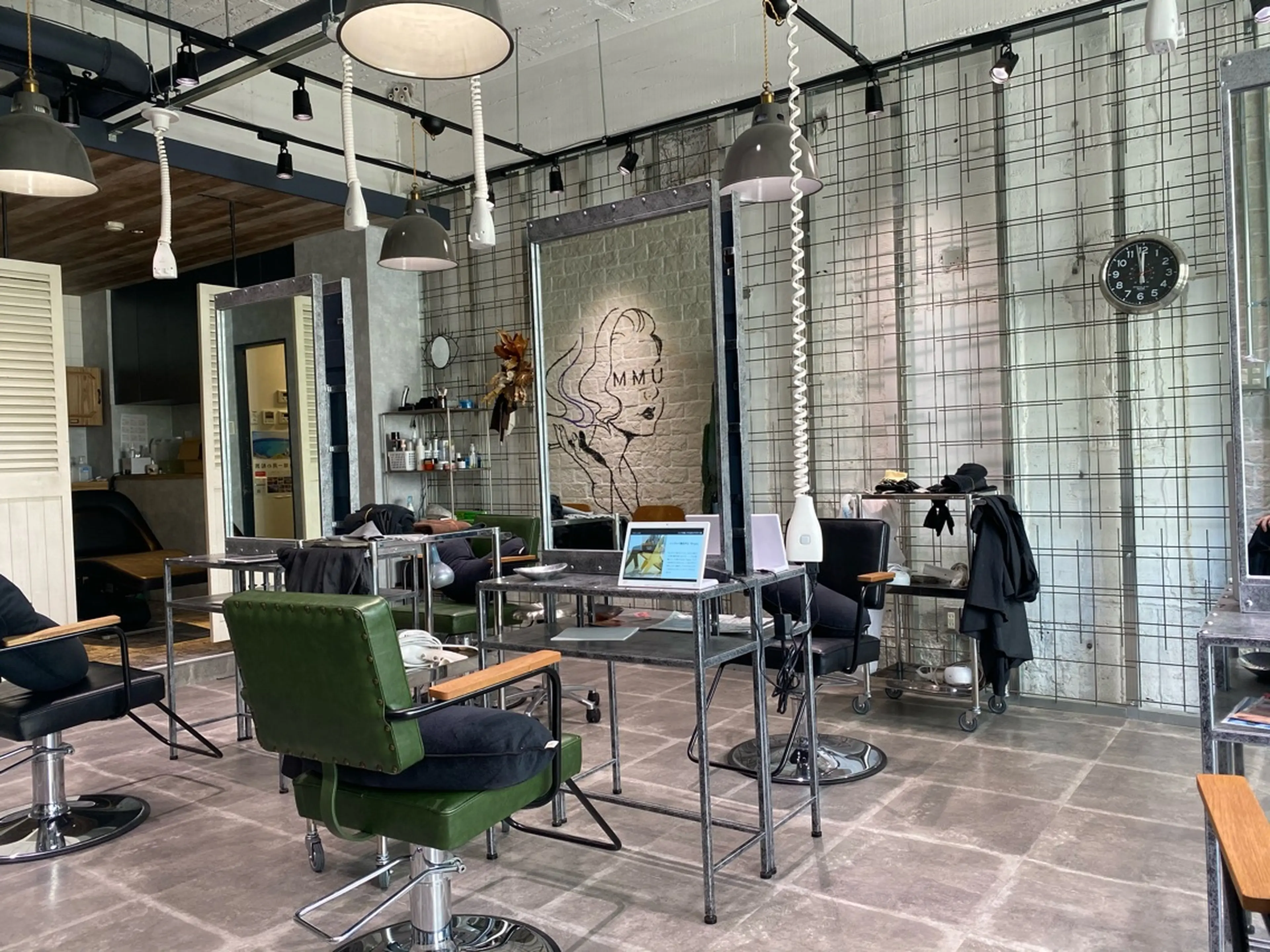 UMMの内観・外観1