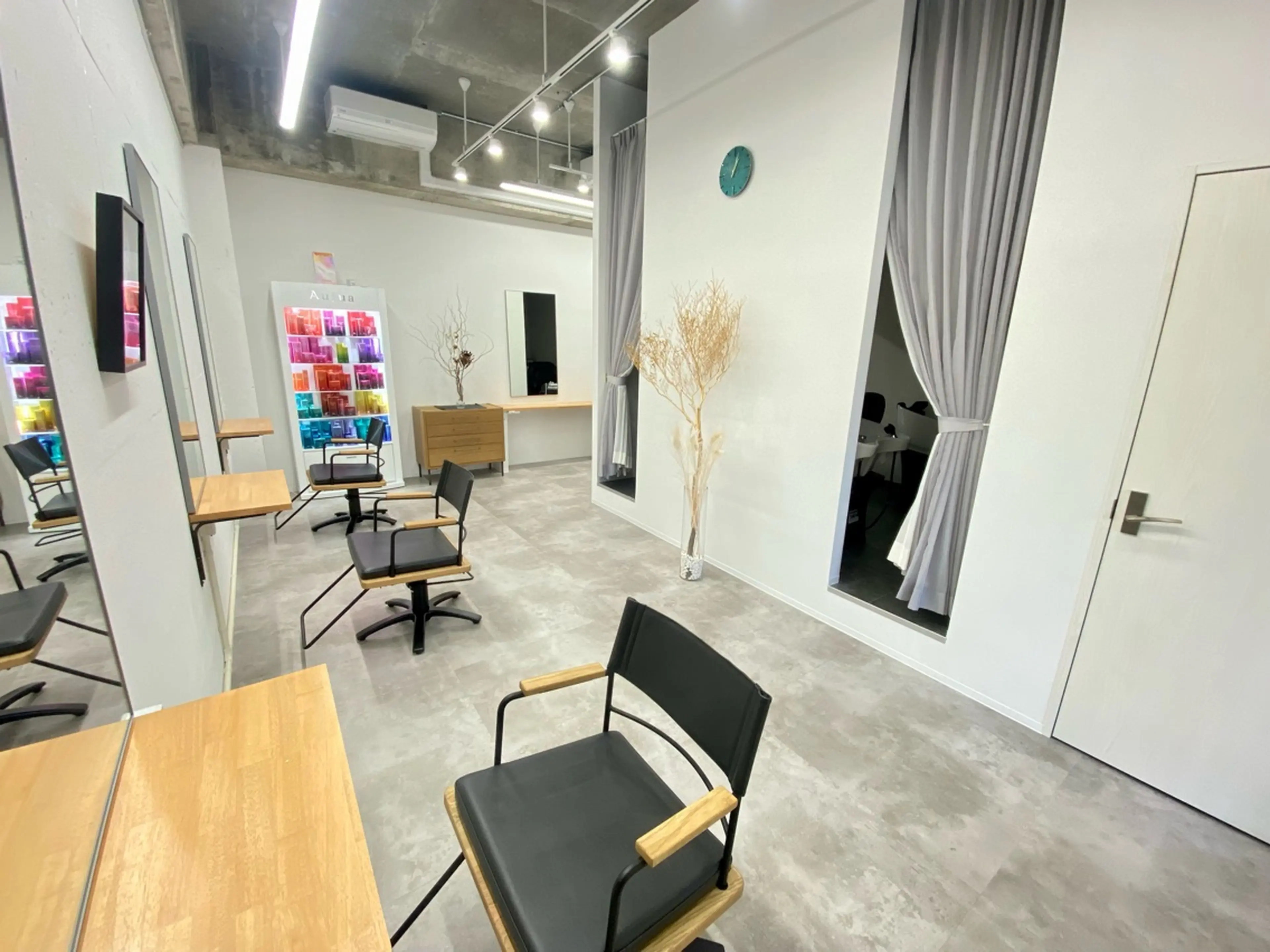 Free. hair and makeの内観・外観1