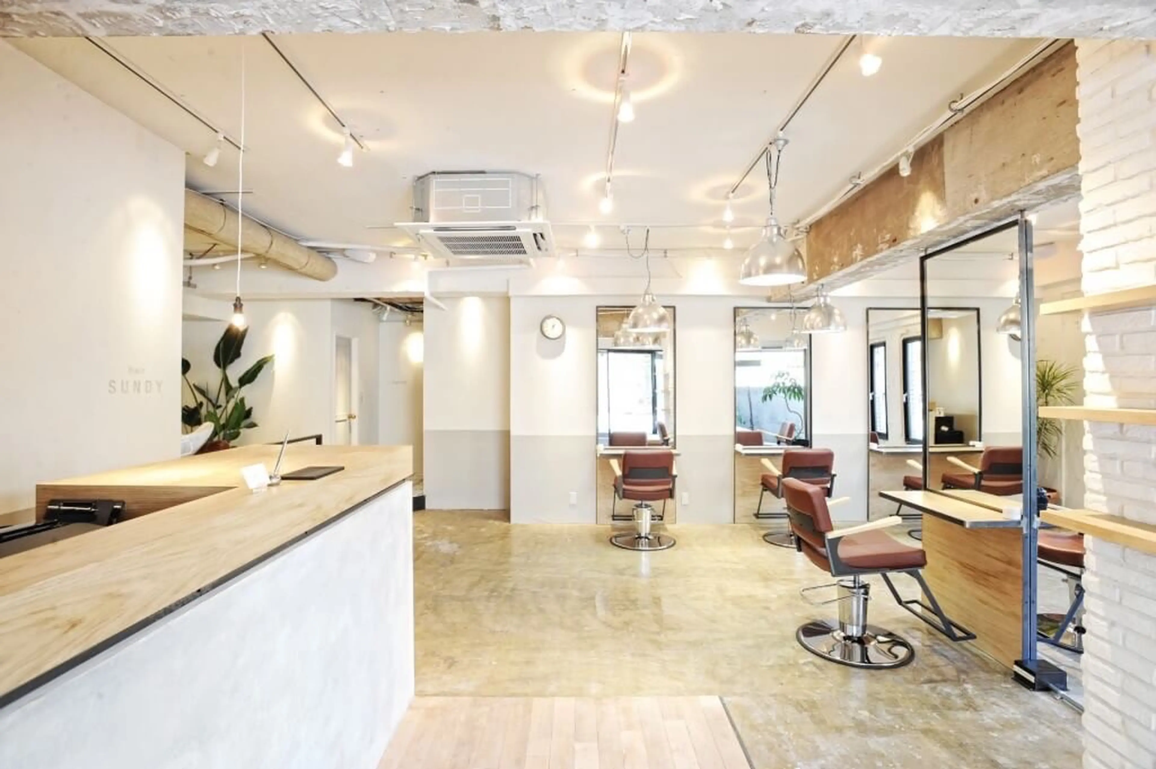 EYNの内観・外観1