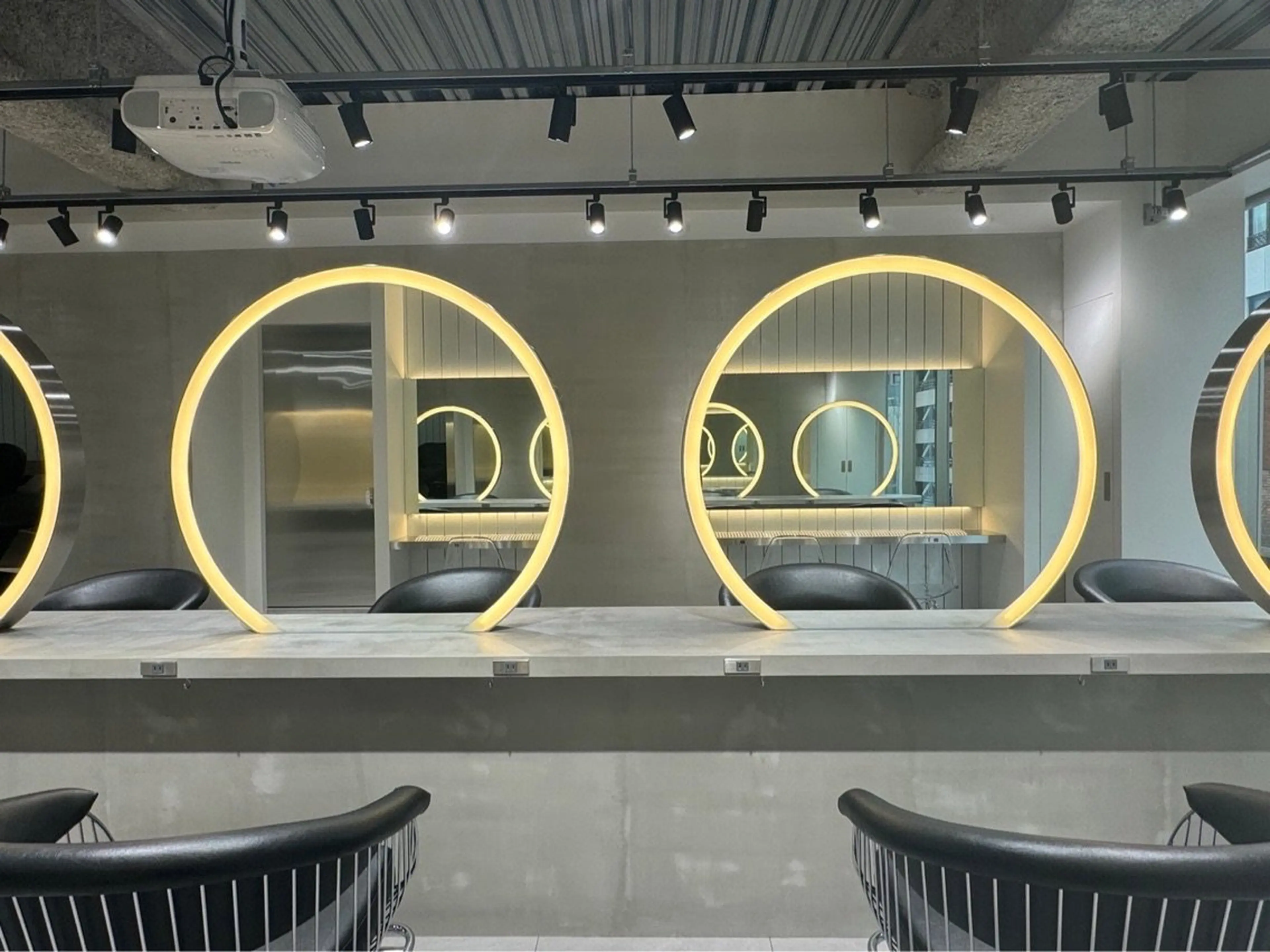 ロンド　ウルの内観・外観2