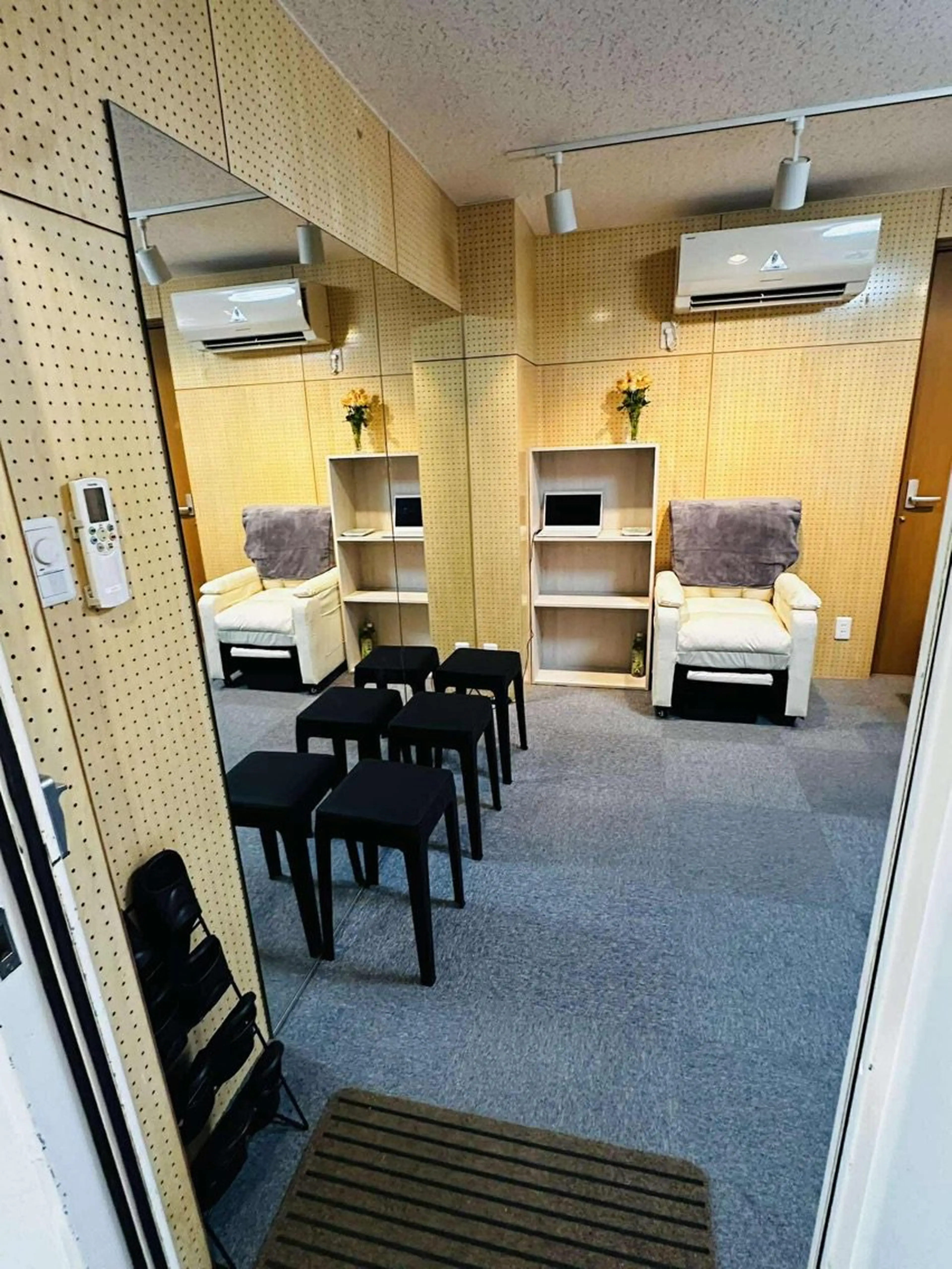 Kora Nailの内観・外観2