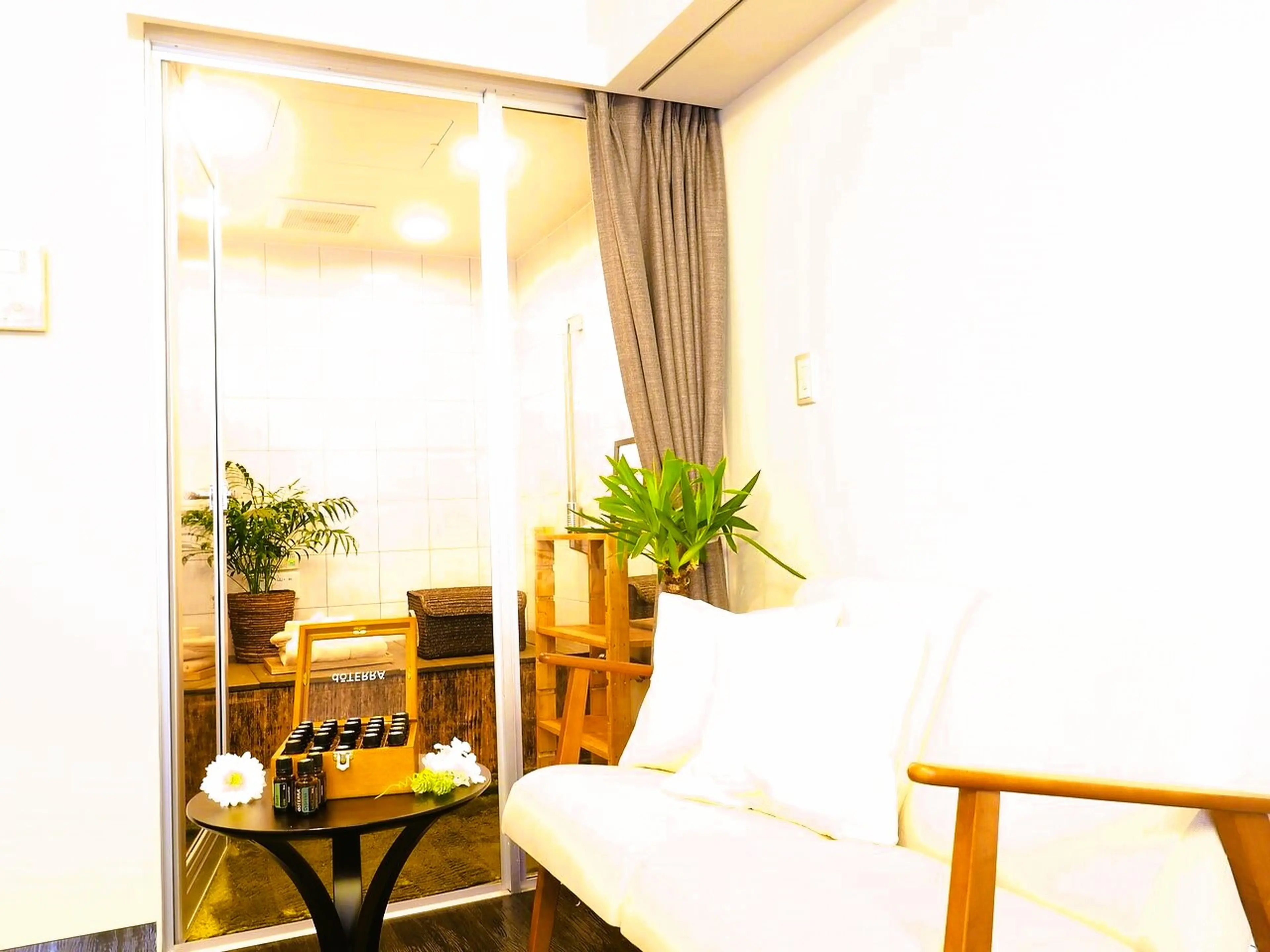 温活腸活サロンCAON【腸もみ/筋膜リンパマッサージ/ホットストーン】の内観・外観1