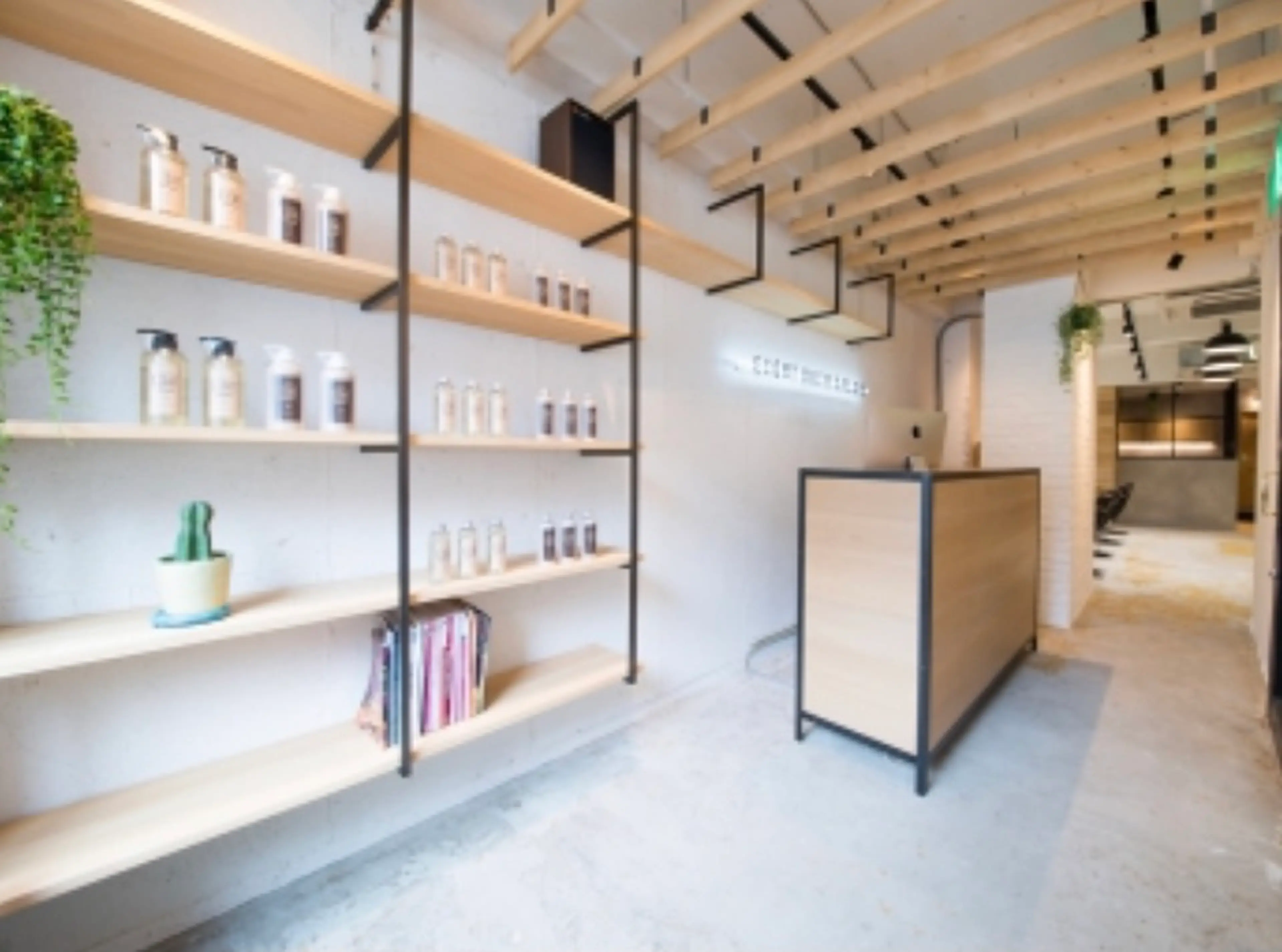 EIGHT fukuoka 天神店 【エイト】の内観・外観1