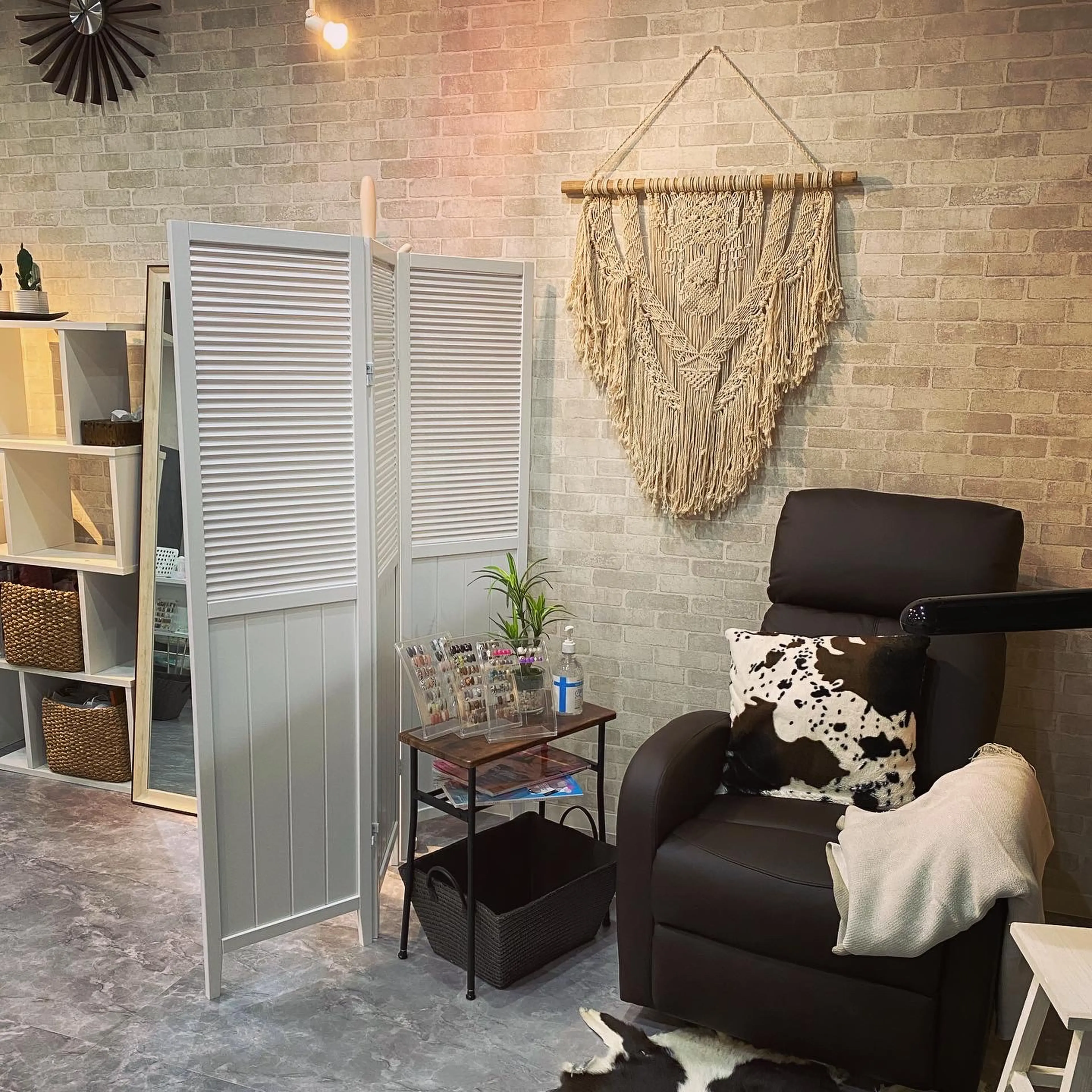 GRANT NAIL 岩出店の内観・外観3