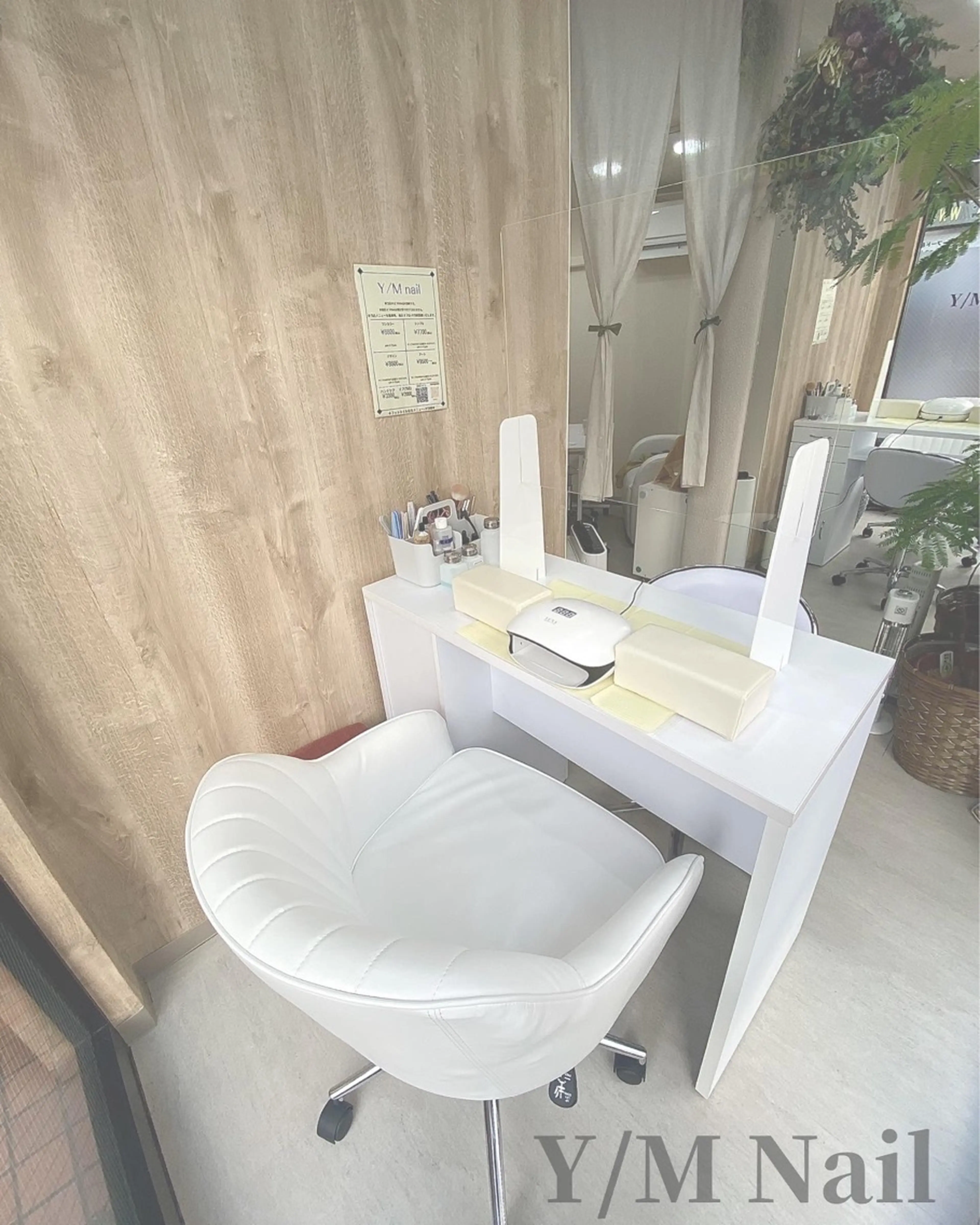 Y/M Nailの内観・外観2