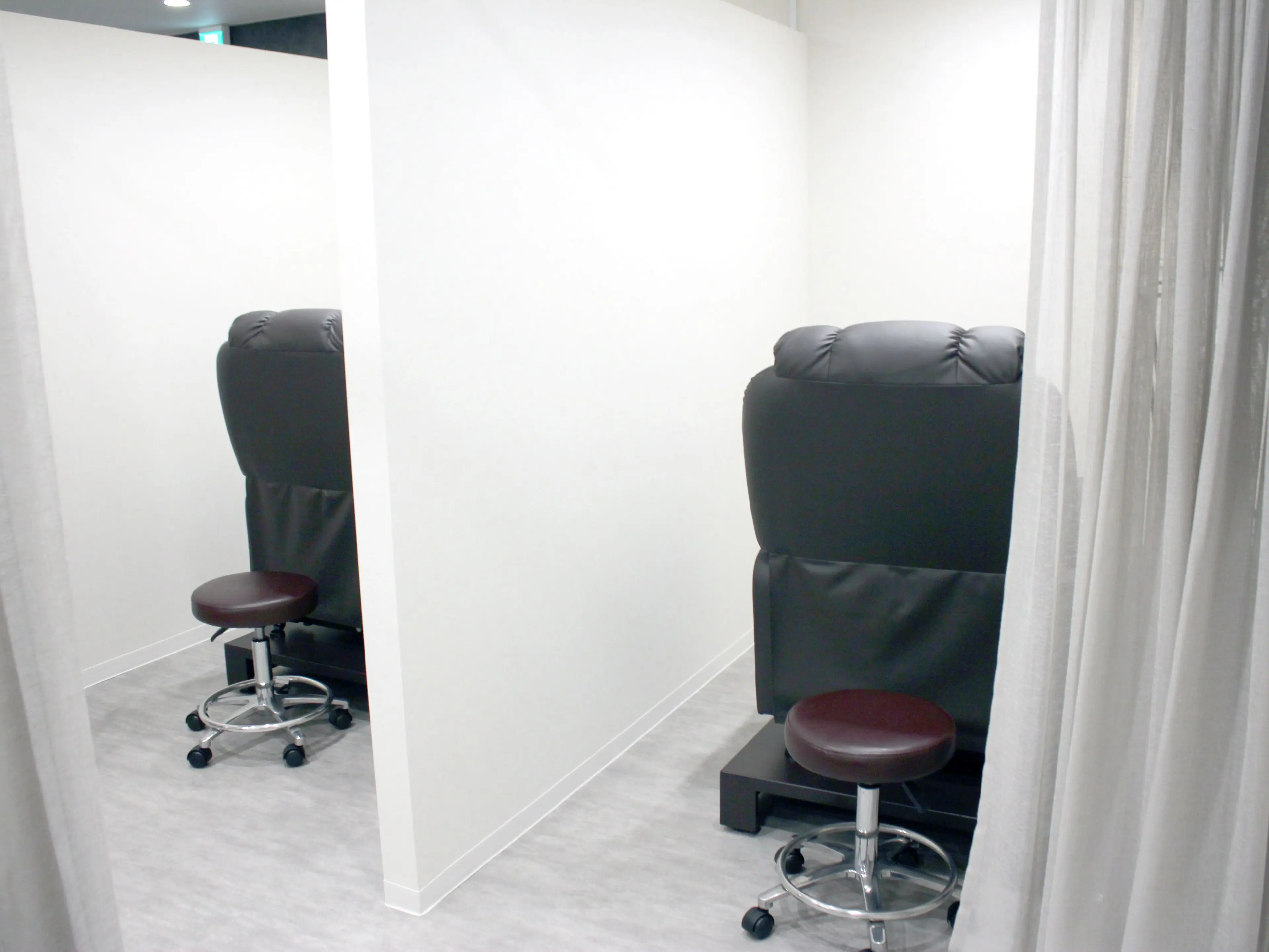 メンズ眉毛サロンi-cool 神戸三宮店の内観・外観2