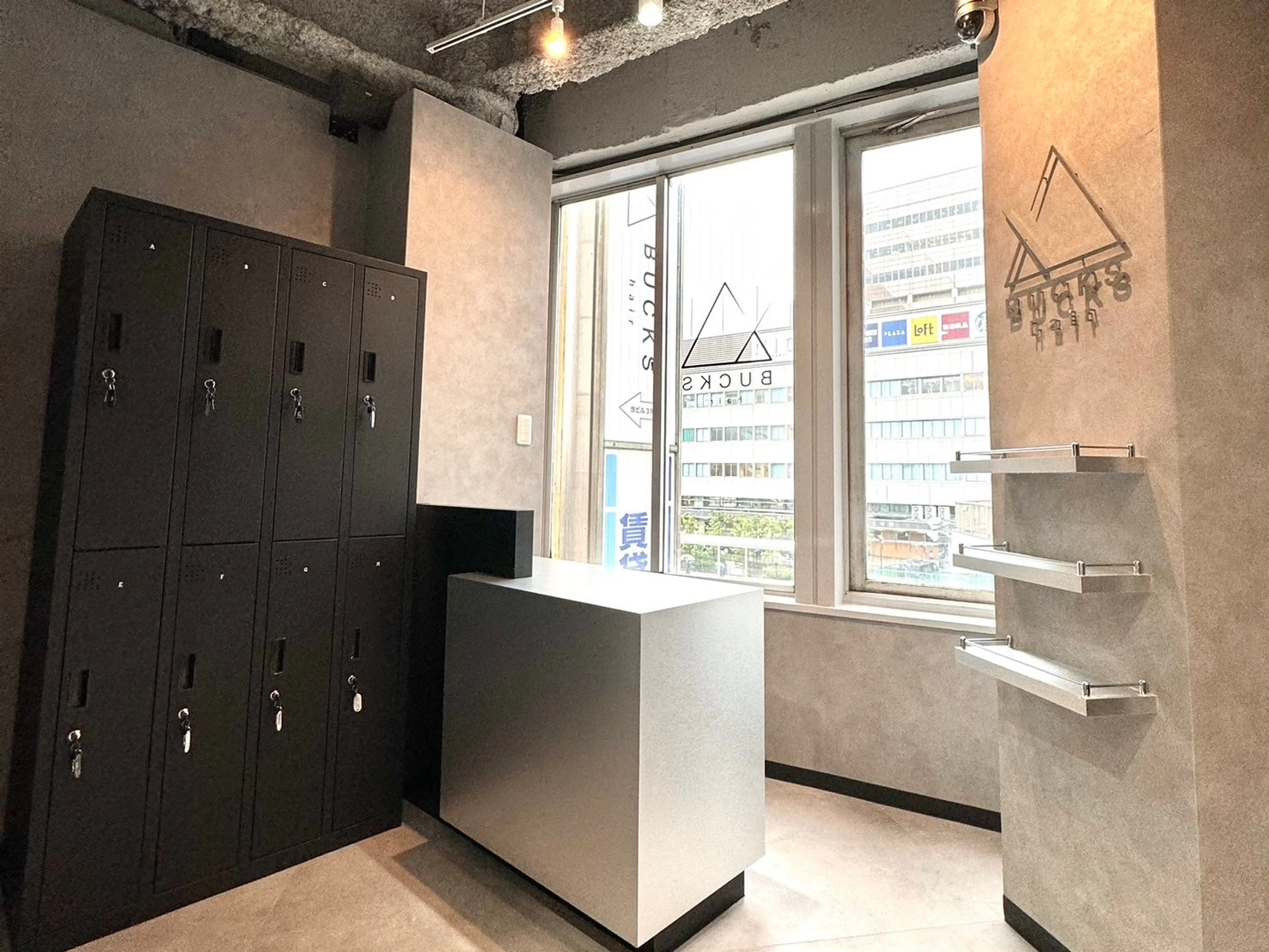 BUCKSの内観・外観2